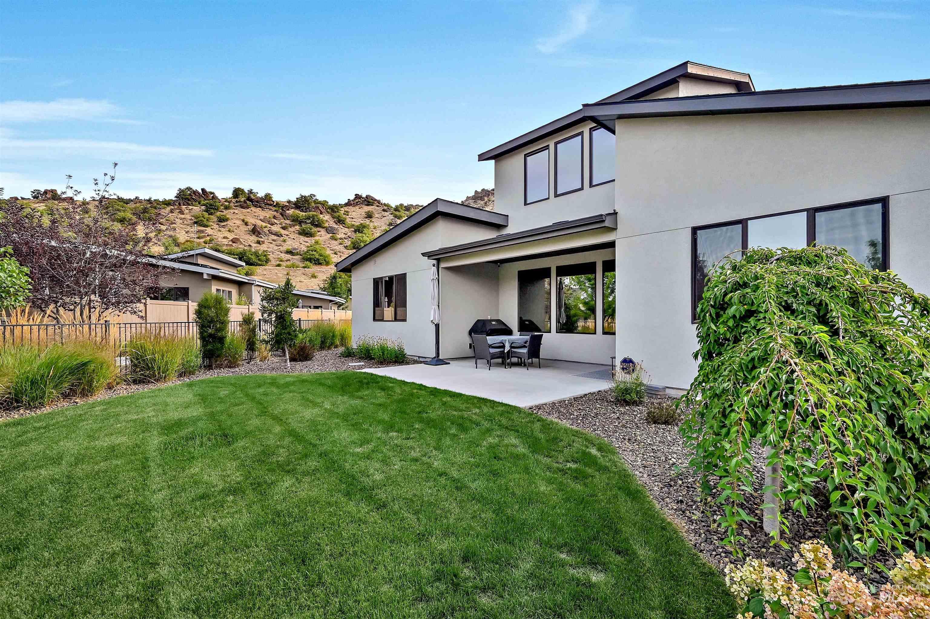 property viewer photo 25