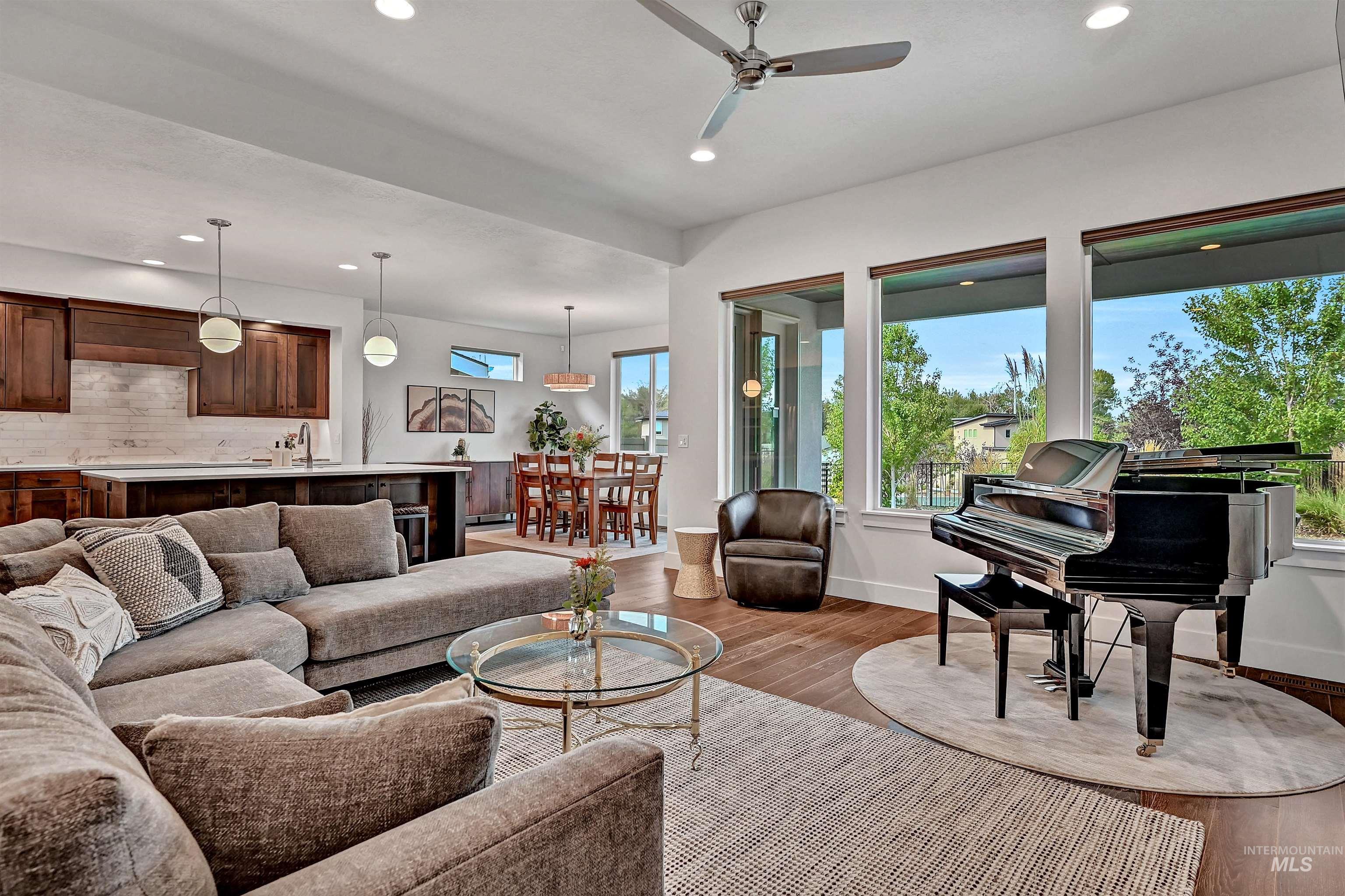 property viewer photo 6