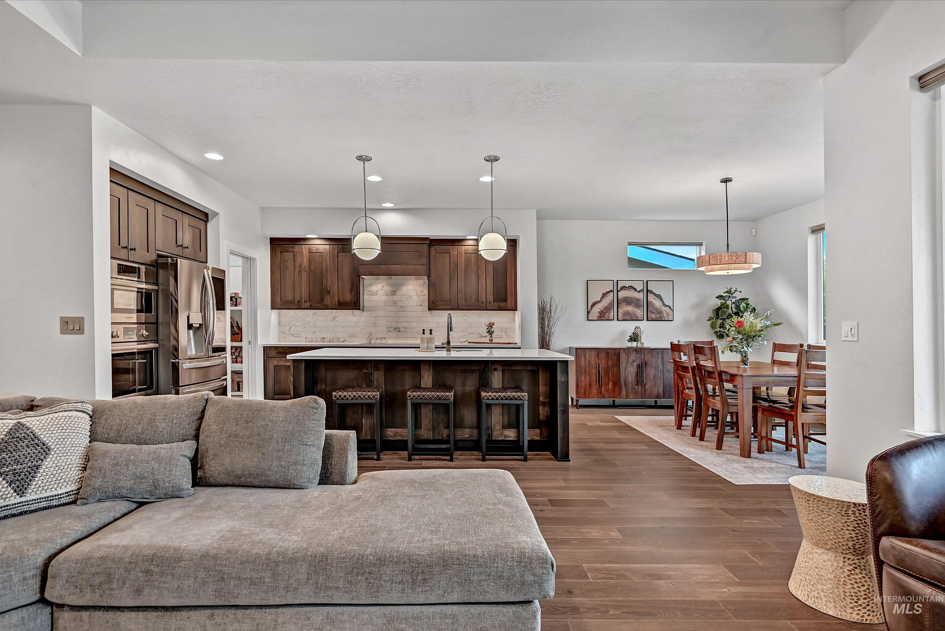 property viewer photo 8
