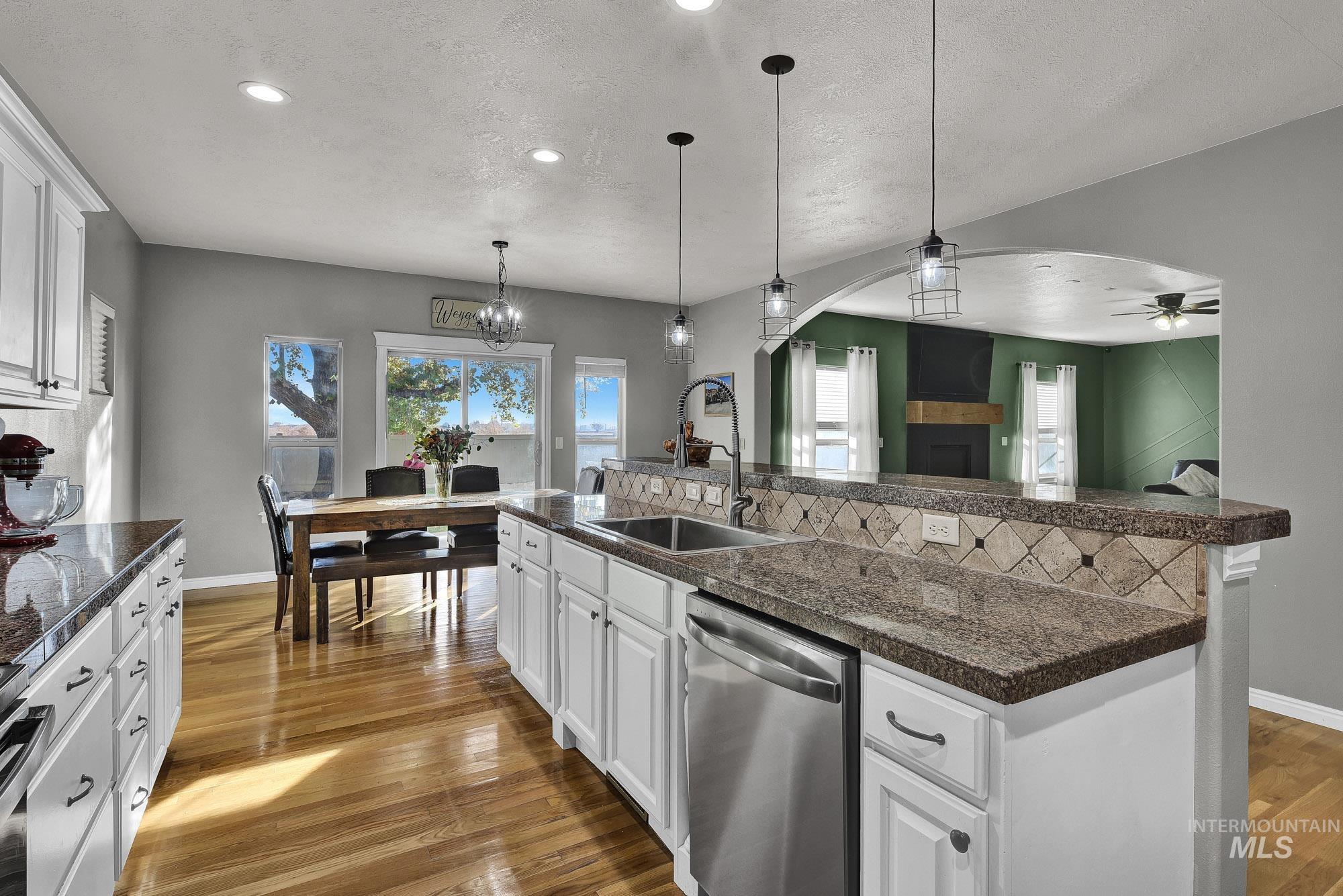 property viewer photo 12