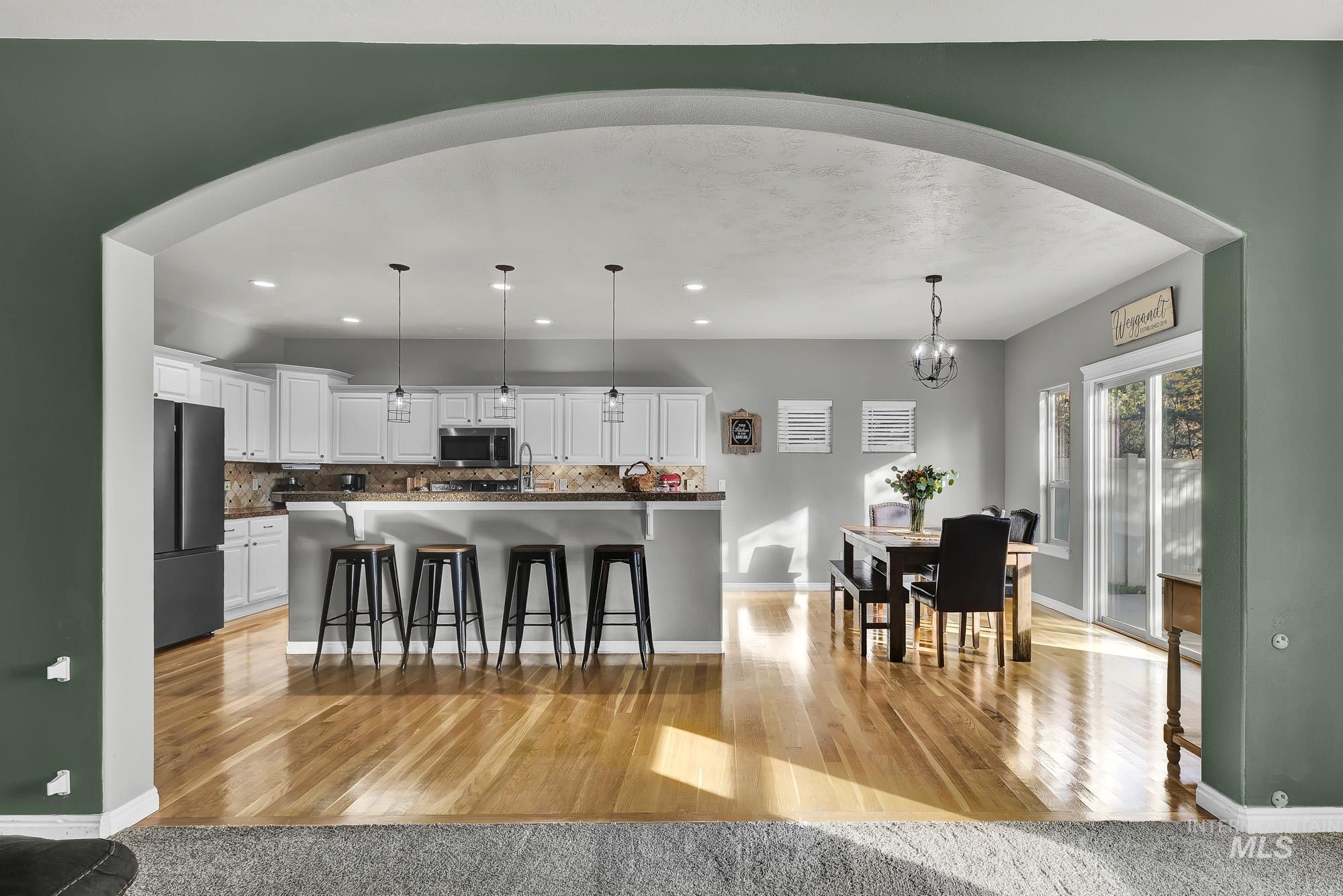 property viewer photo 16