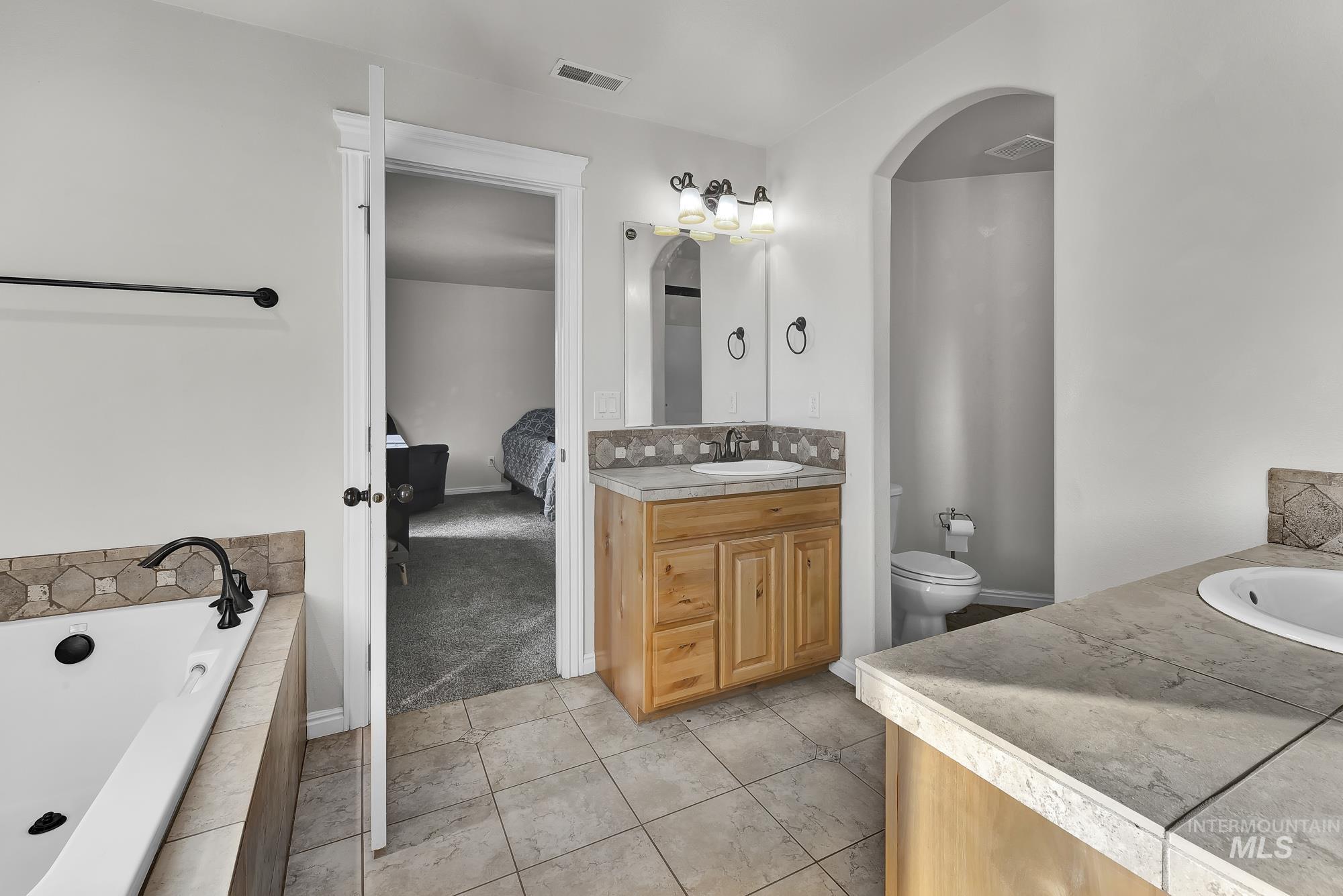 property viewer photo 25