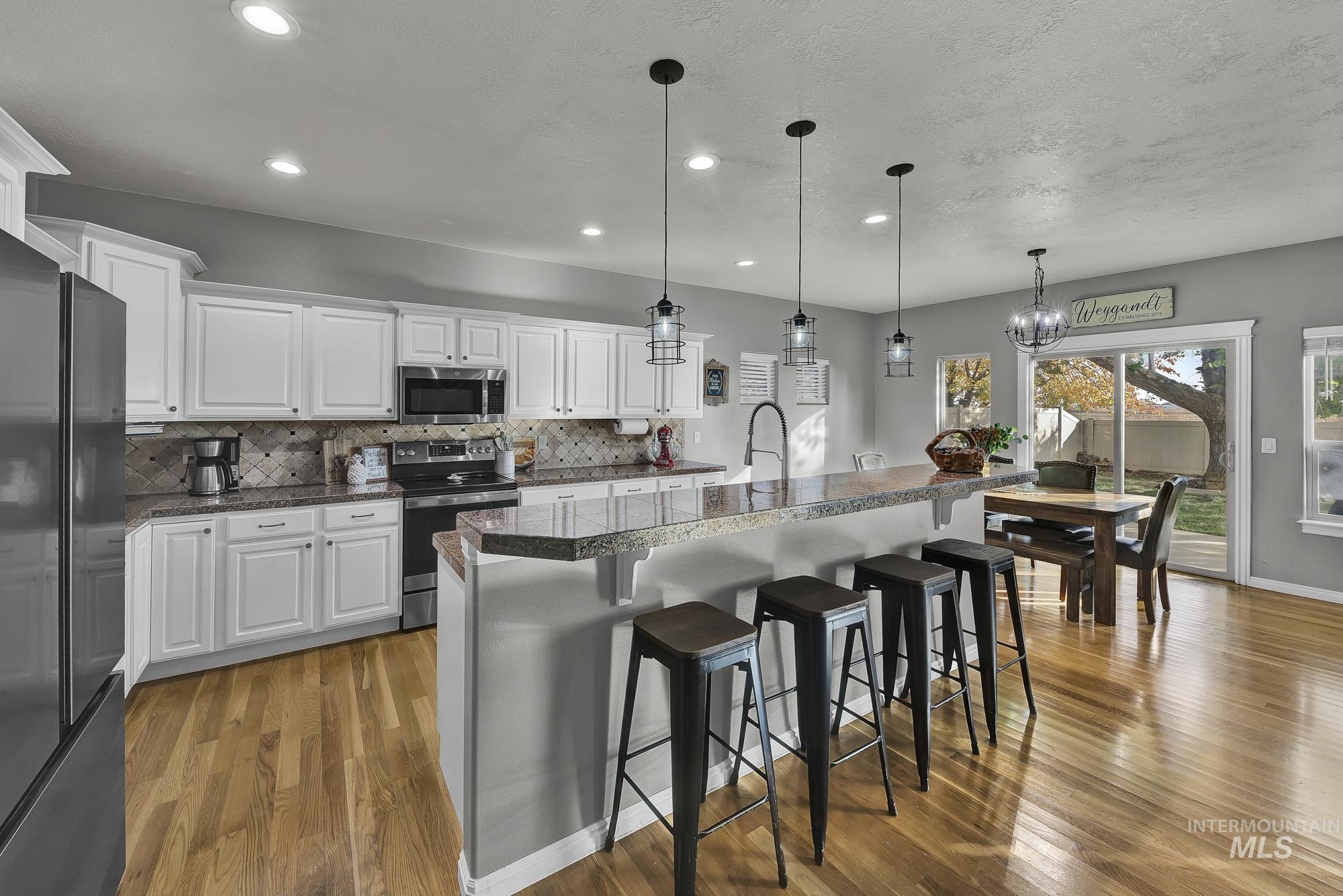 property viewer photo 4