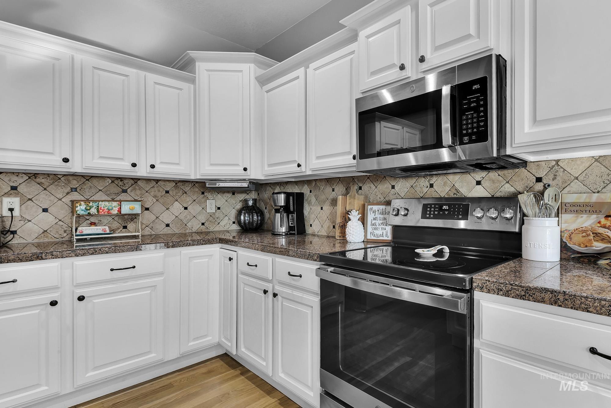 property viewer photo 9