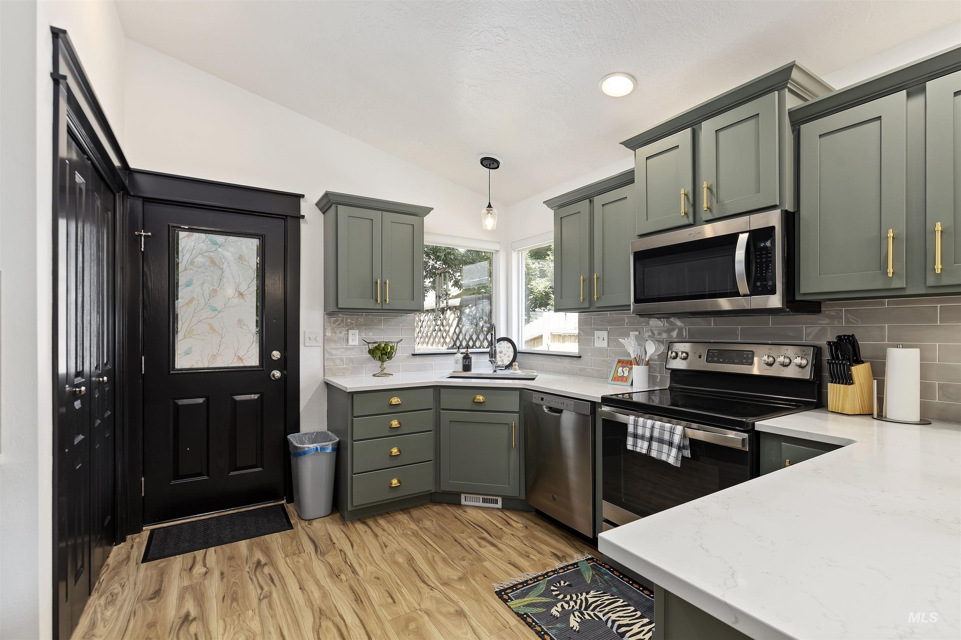 property viewer photo 12