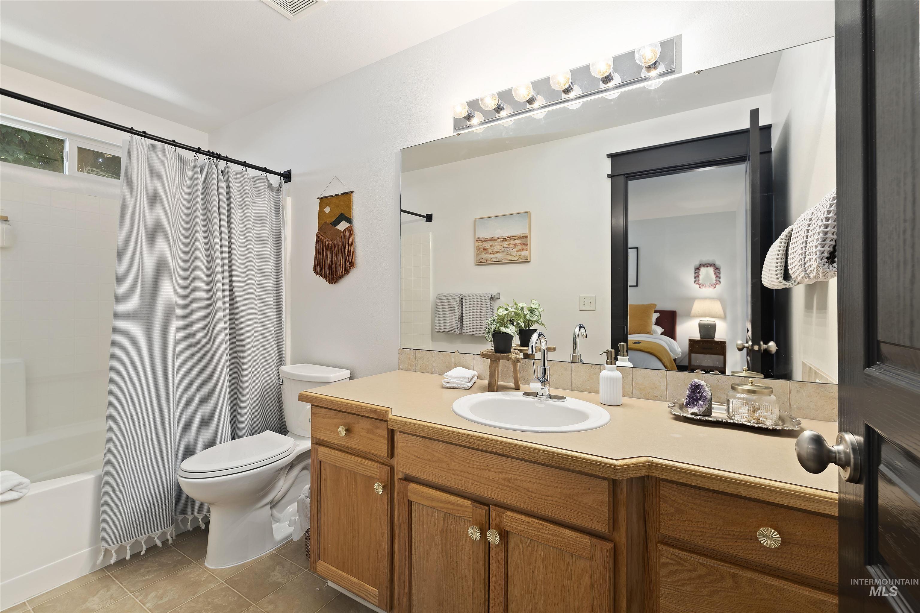 property viewer photo 16
