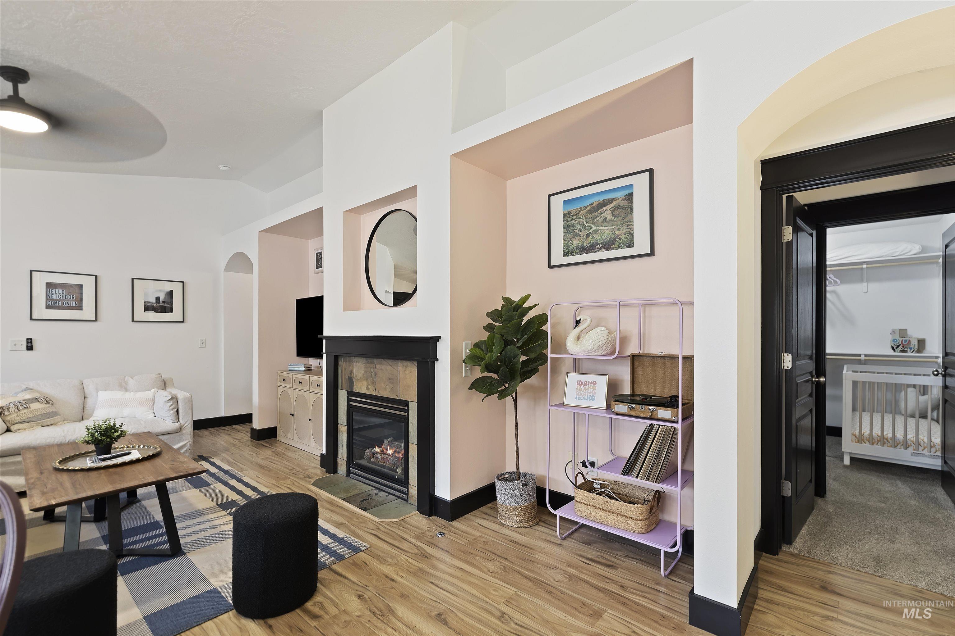 property viewer photo 7