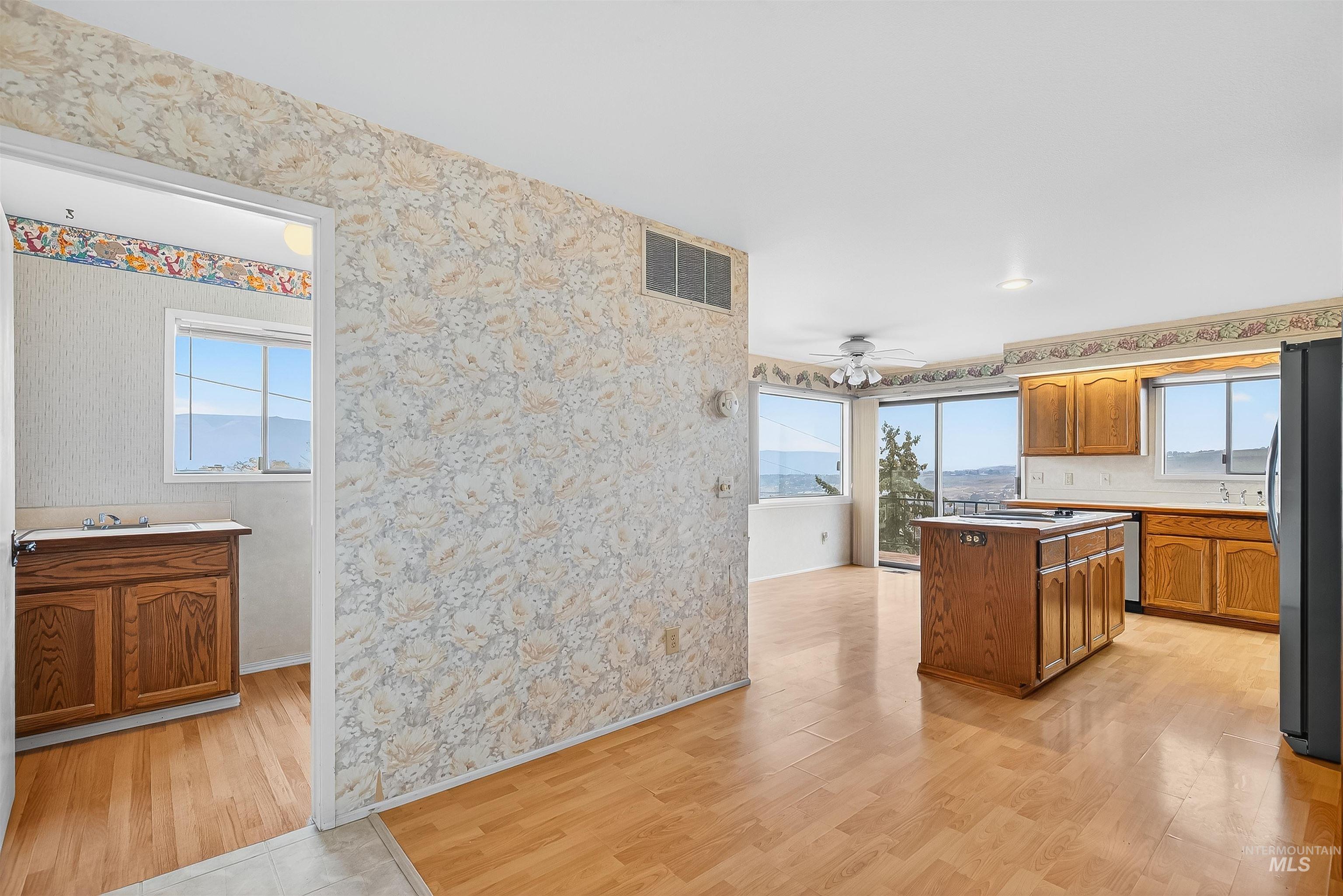 property viewer photo 12