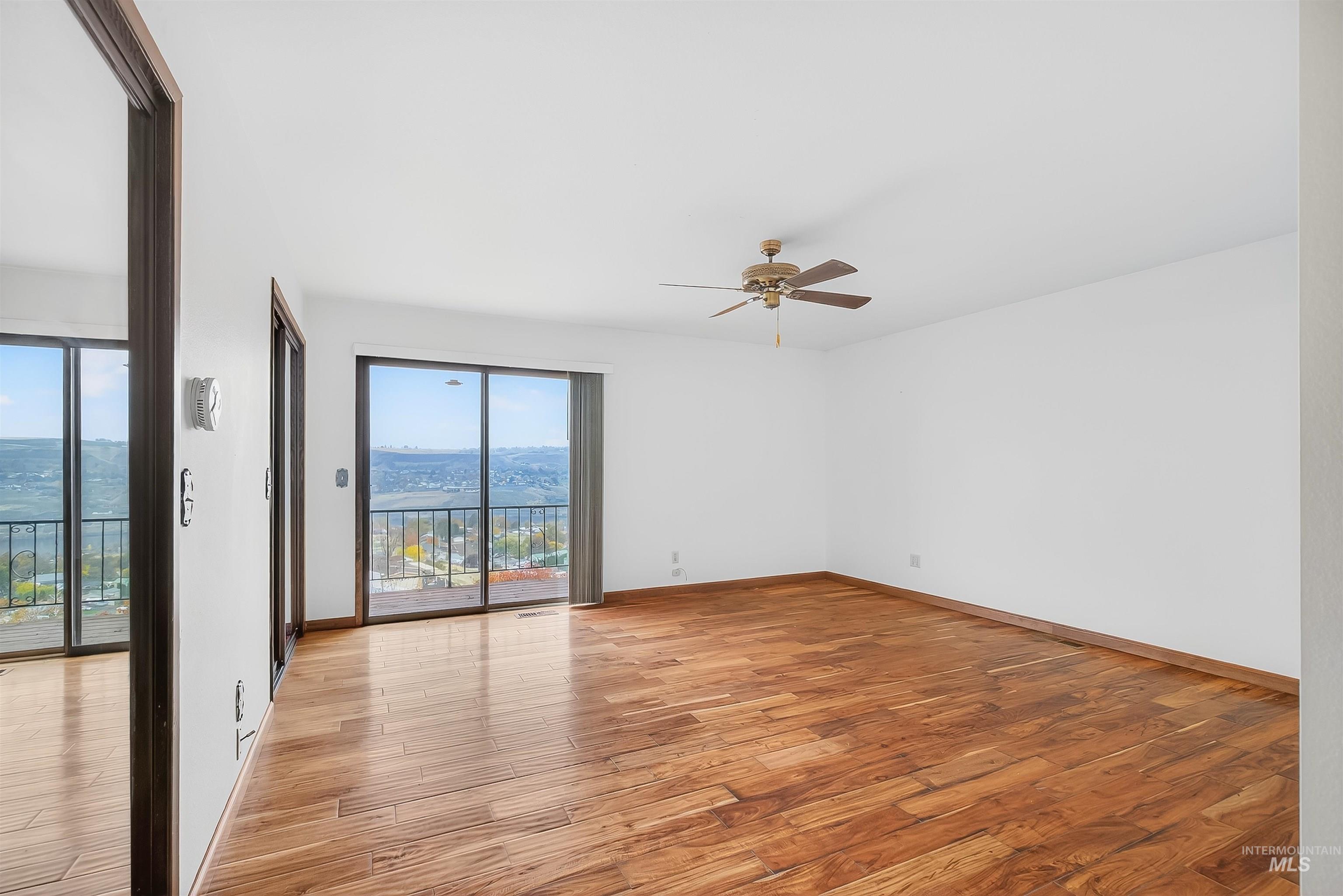property viewer photo 17