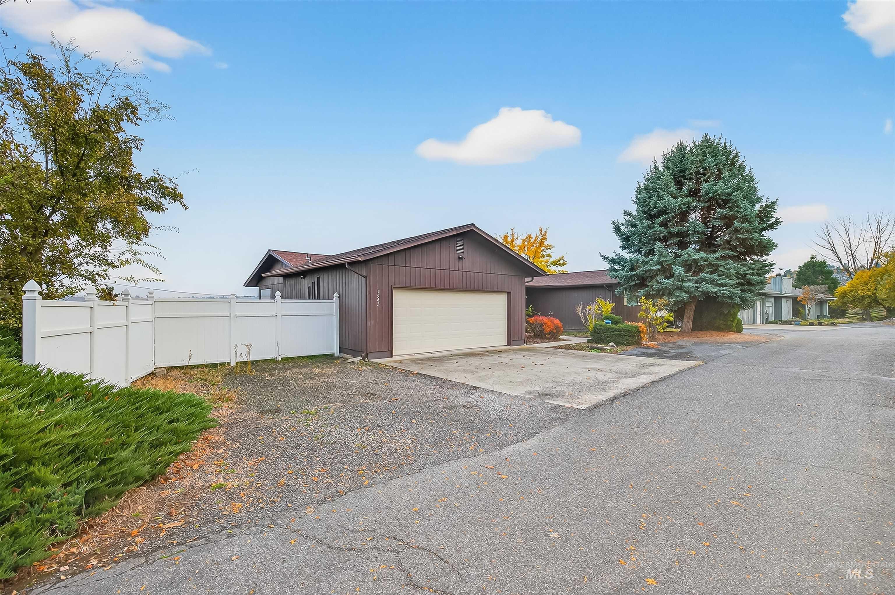 property viewer photo 2