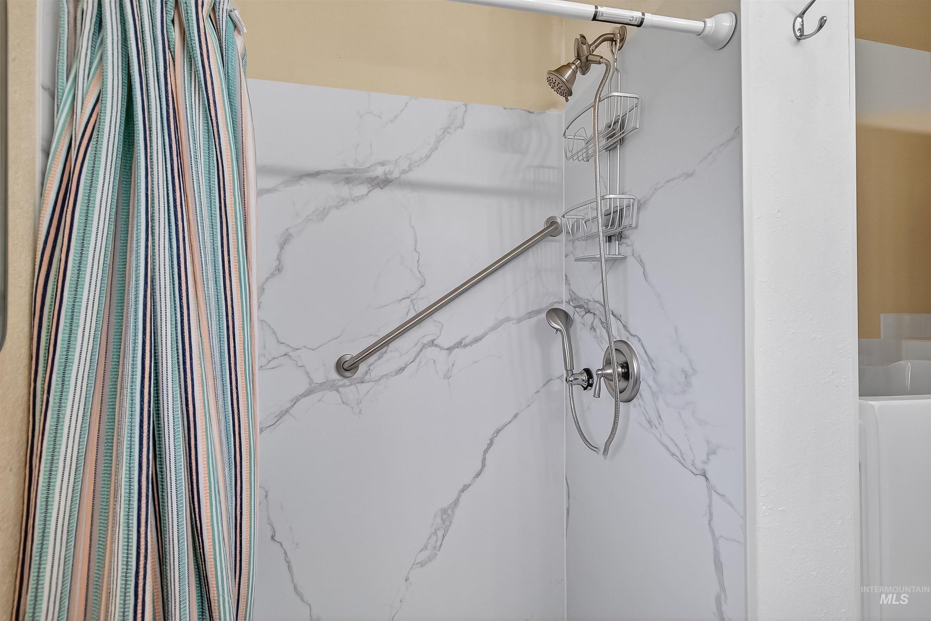 property viewer photo 24