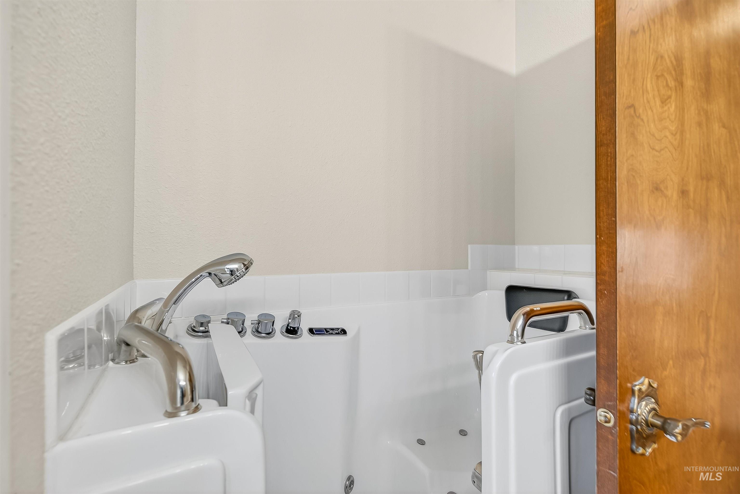 property viewer photo 25