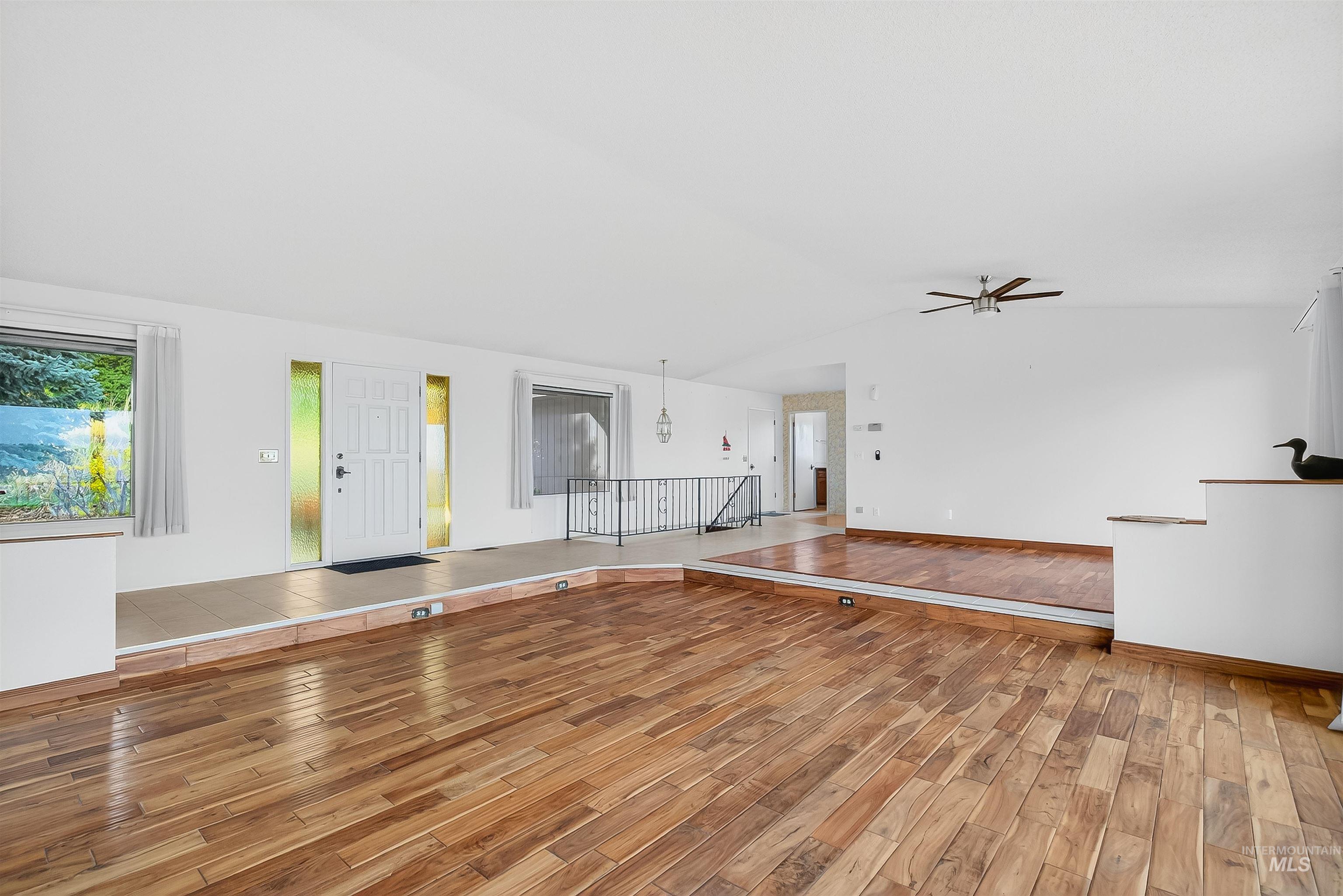 property viewer photo 6