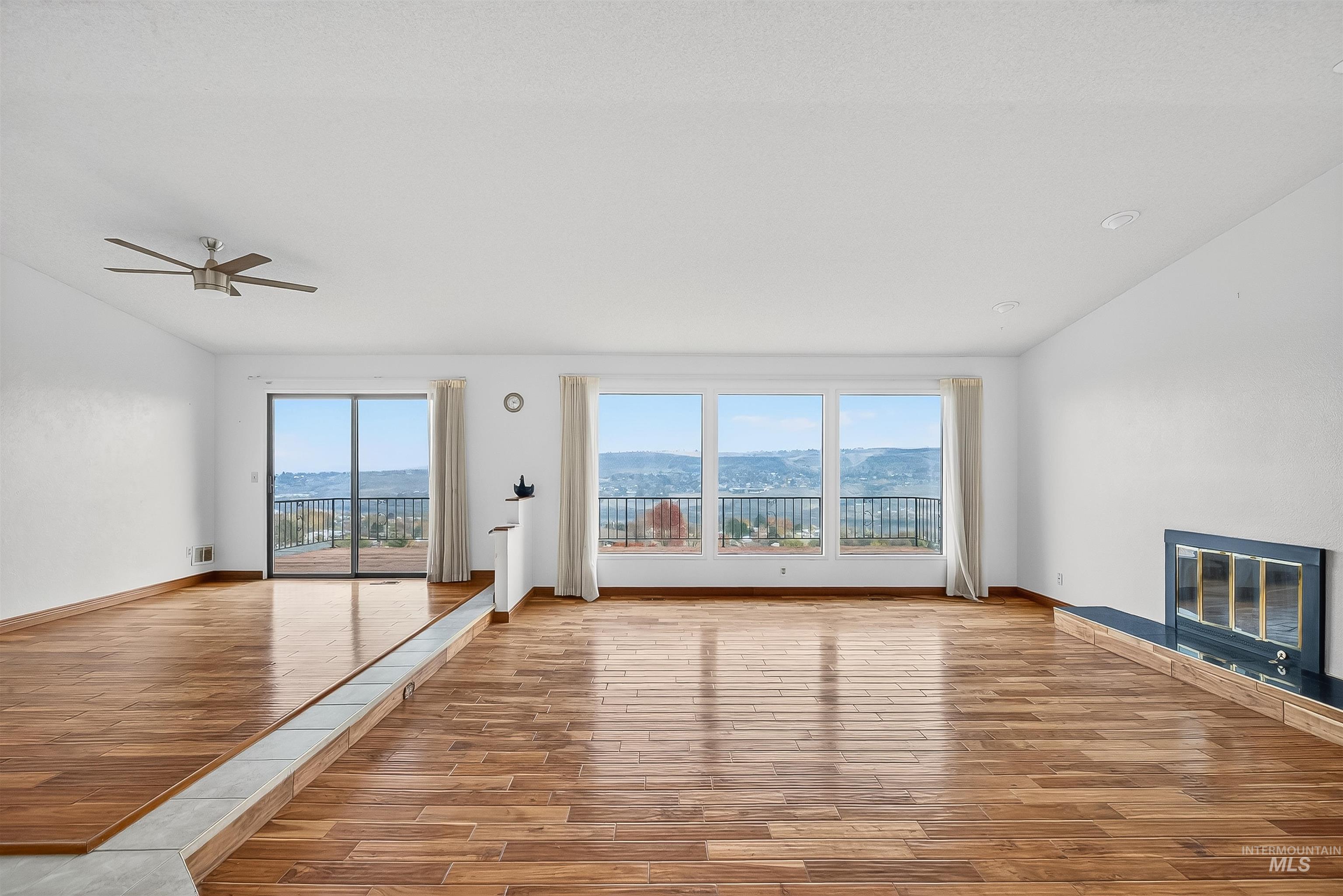property viewer photo 7