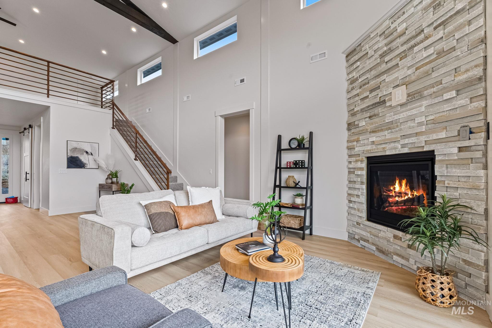 property viewer photo 16