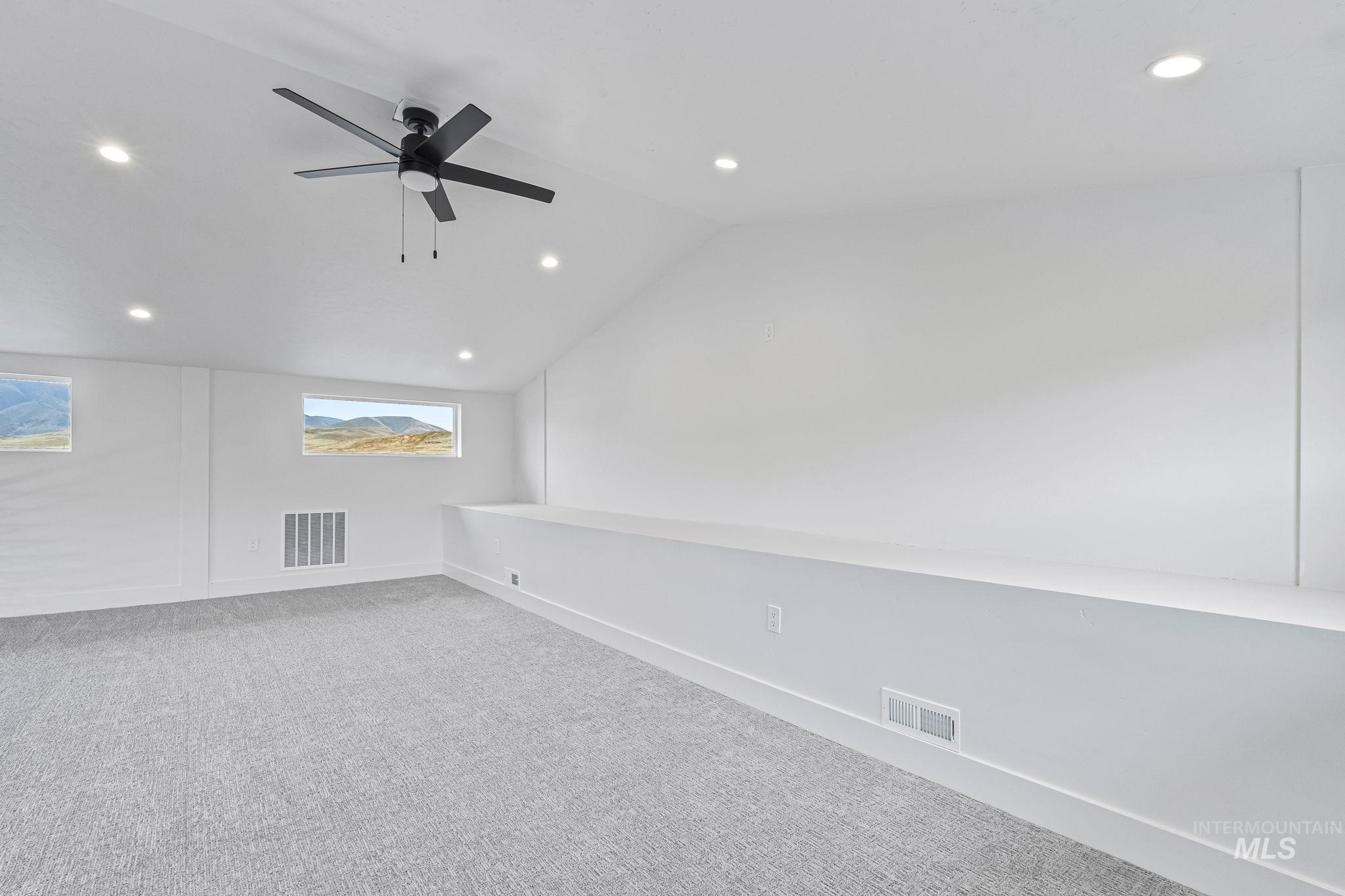 property viewer photo 26