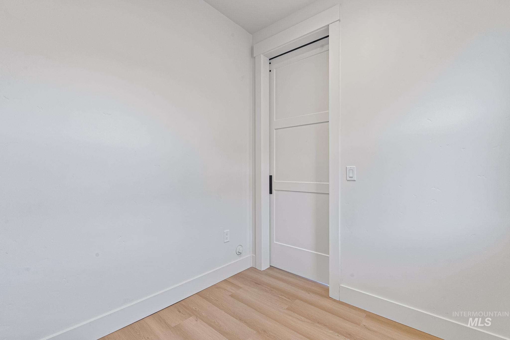 property viewer photo 30
