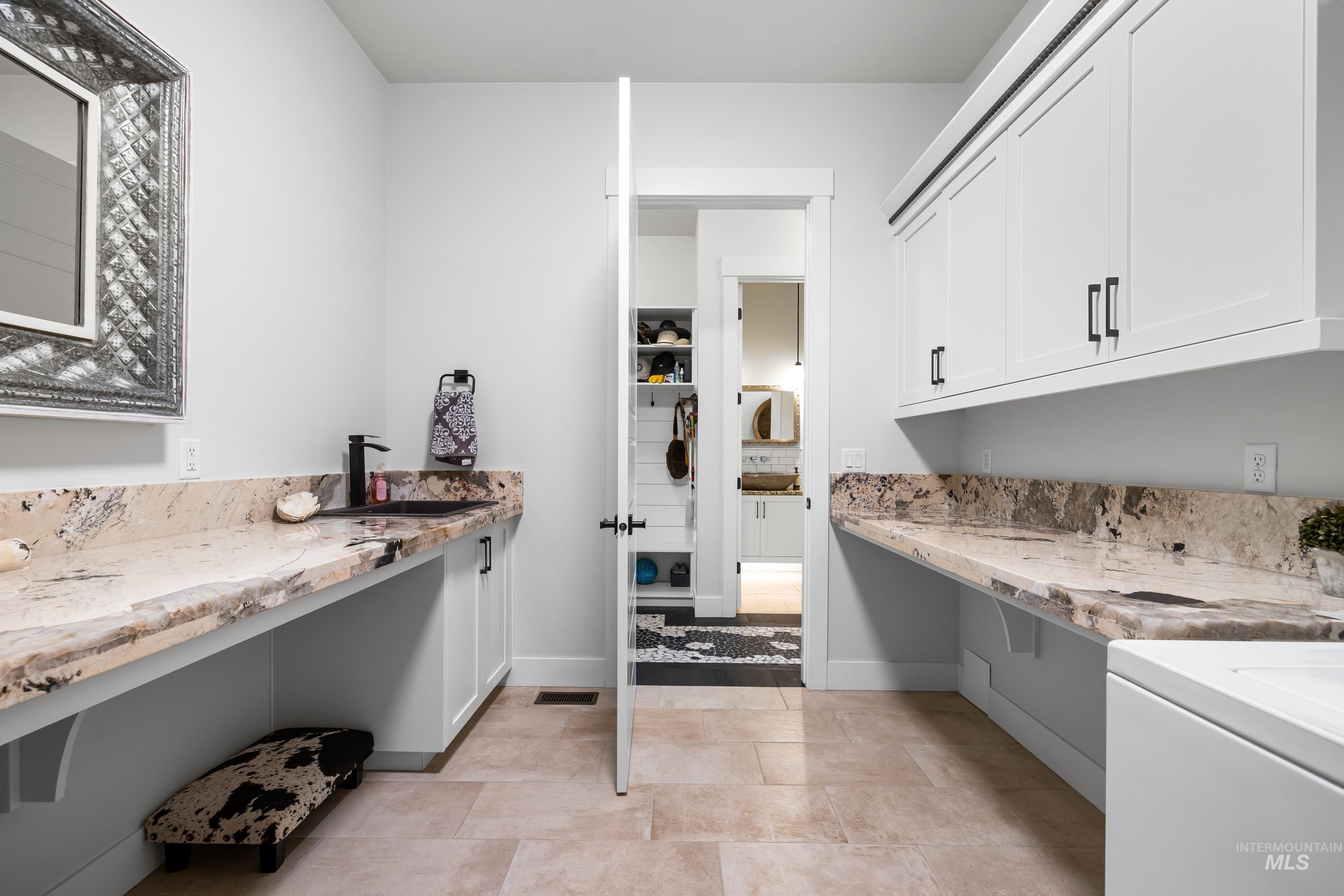 property viewer photo 23