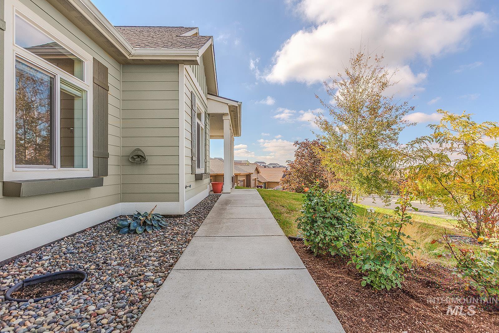 property viewer photo 18