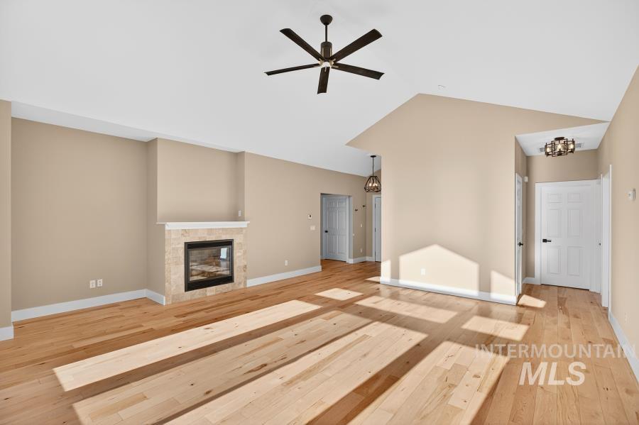 property viewer photo 3
