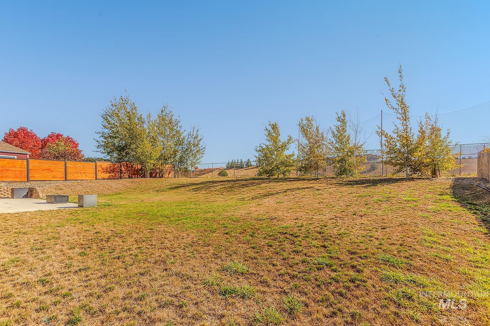 property viewer photo 38