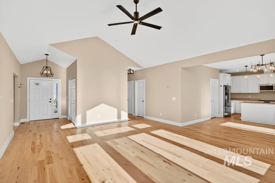 property viewer photo 6