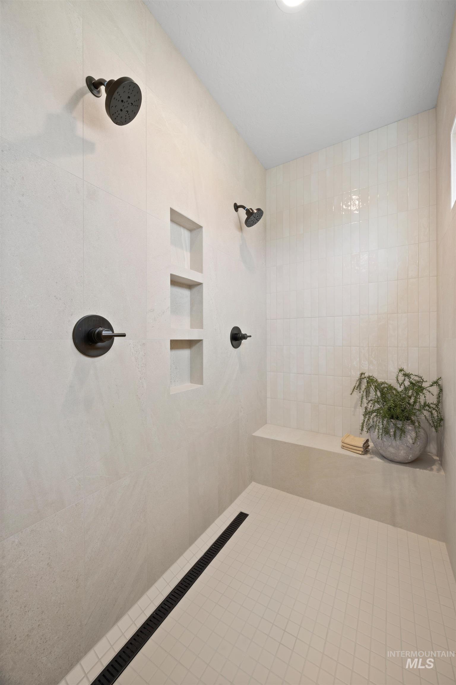 property viewer photo 26