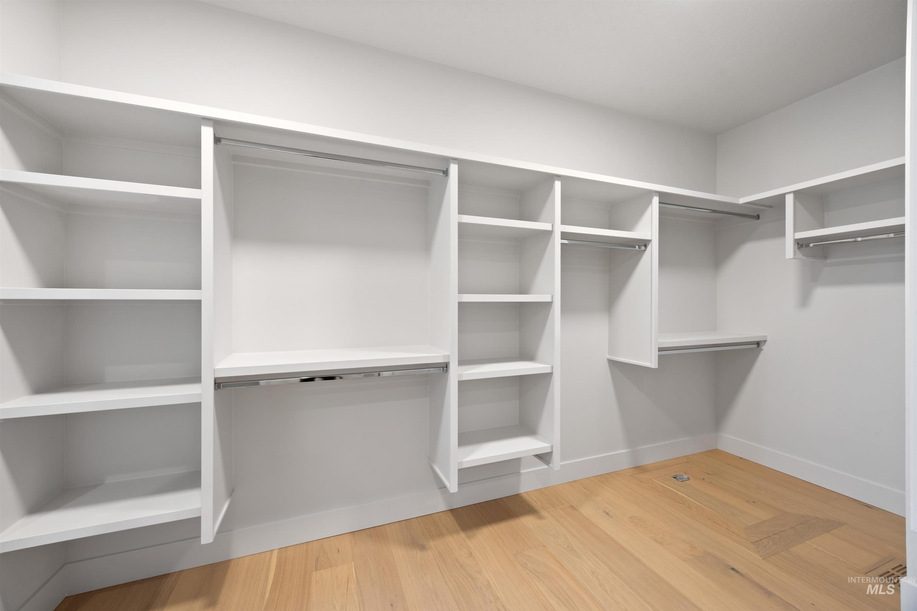 property viewer photo 27