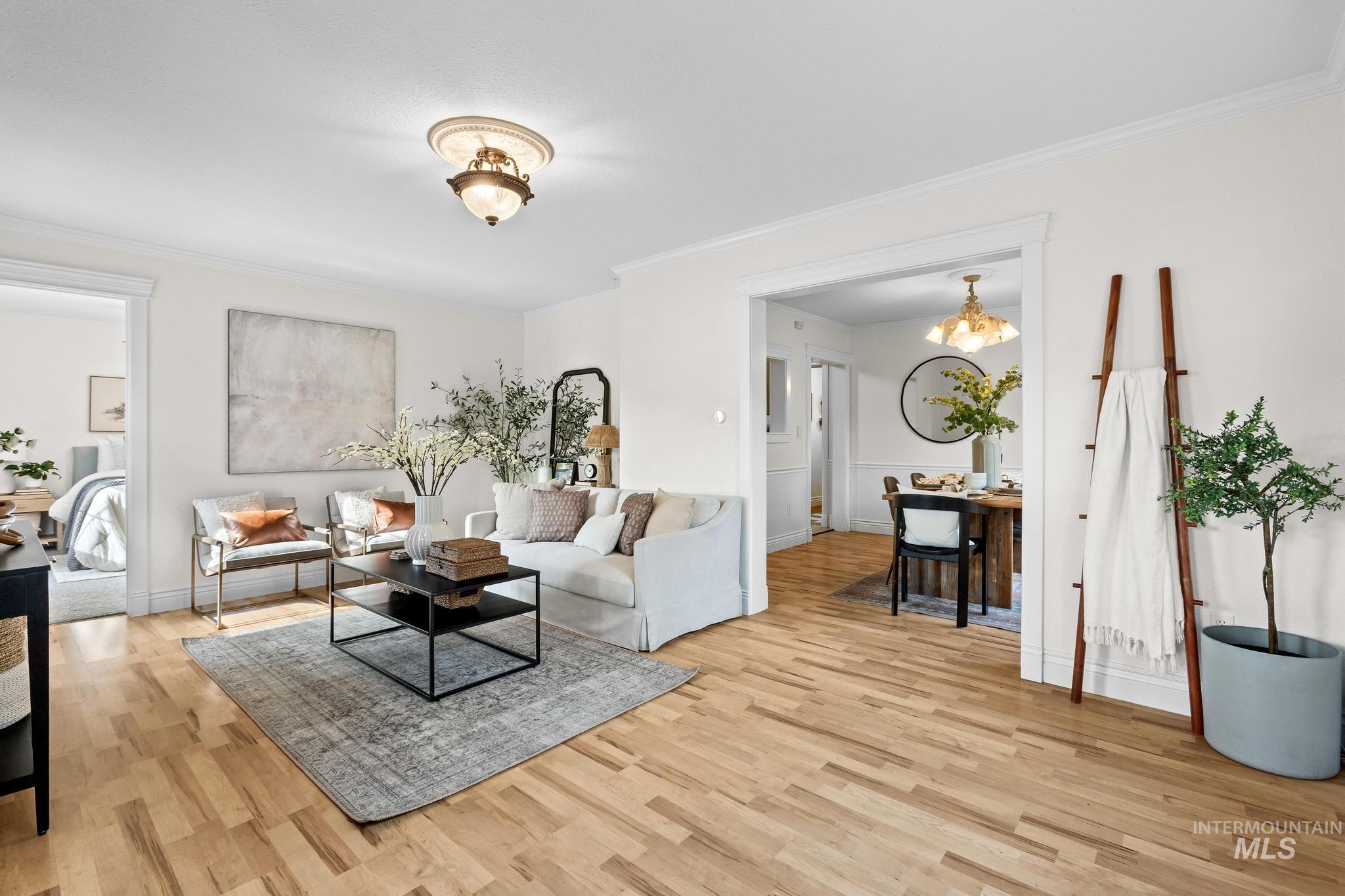 property viewer photo 3