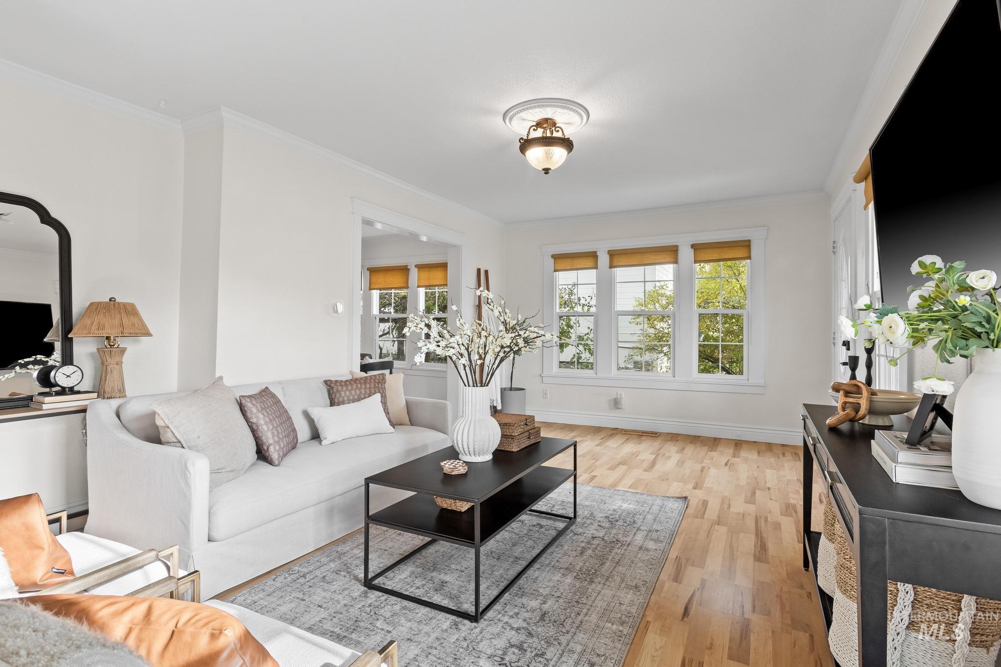 property viewer photo 6