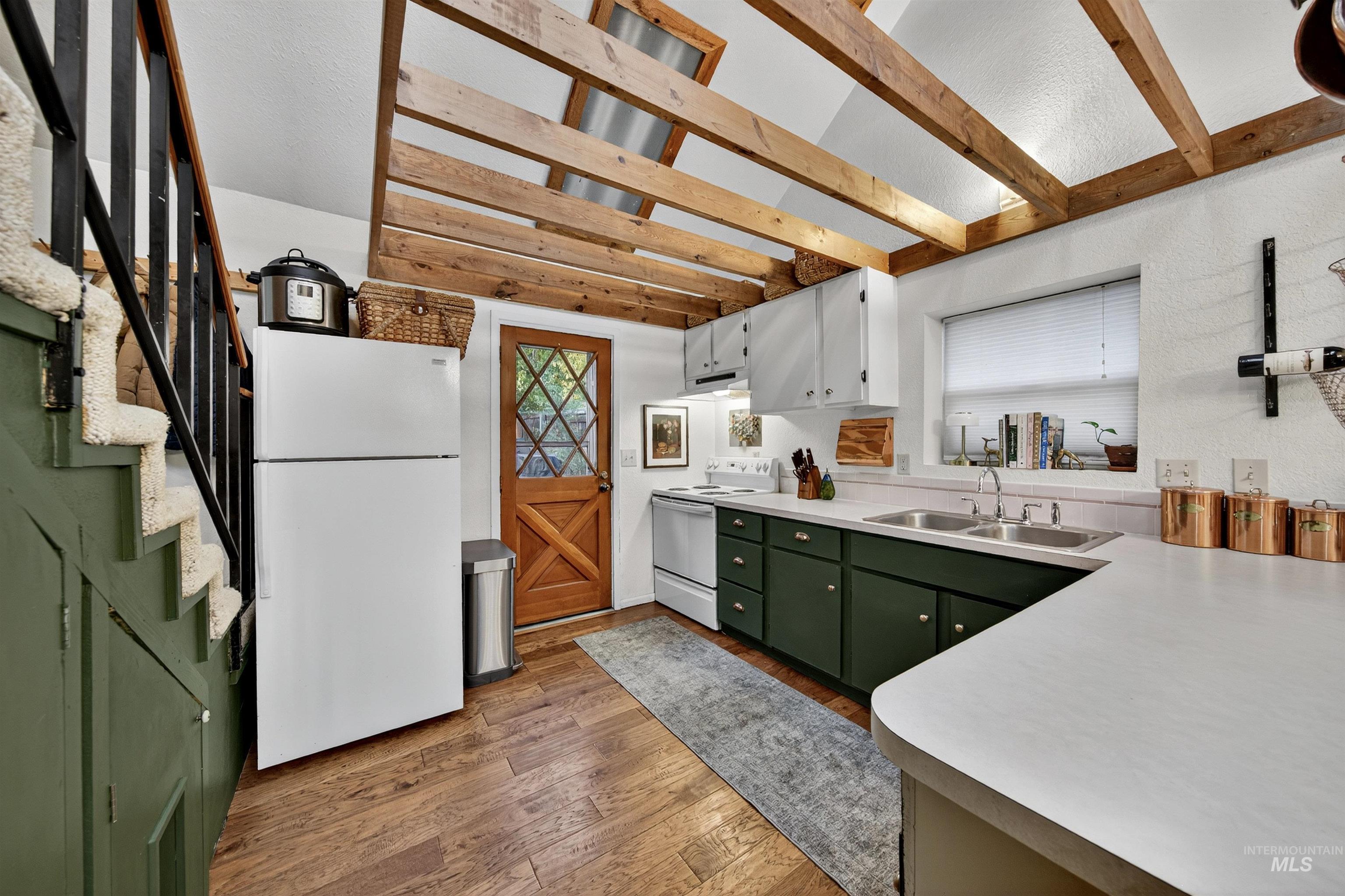 property viewer photo 10