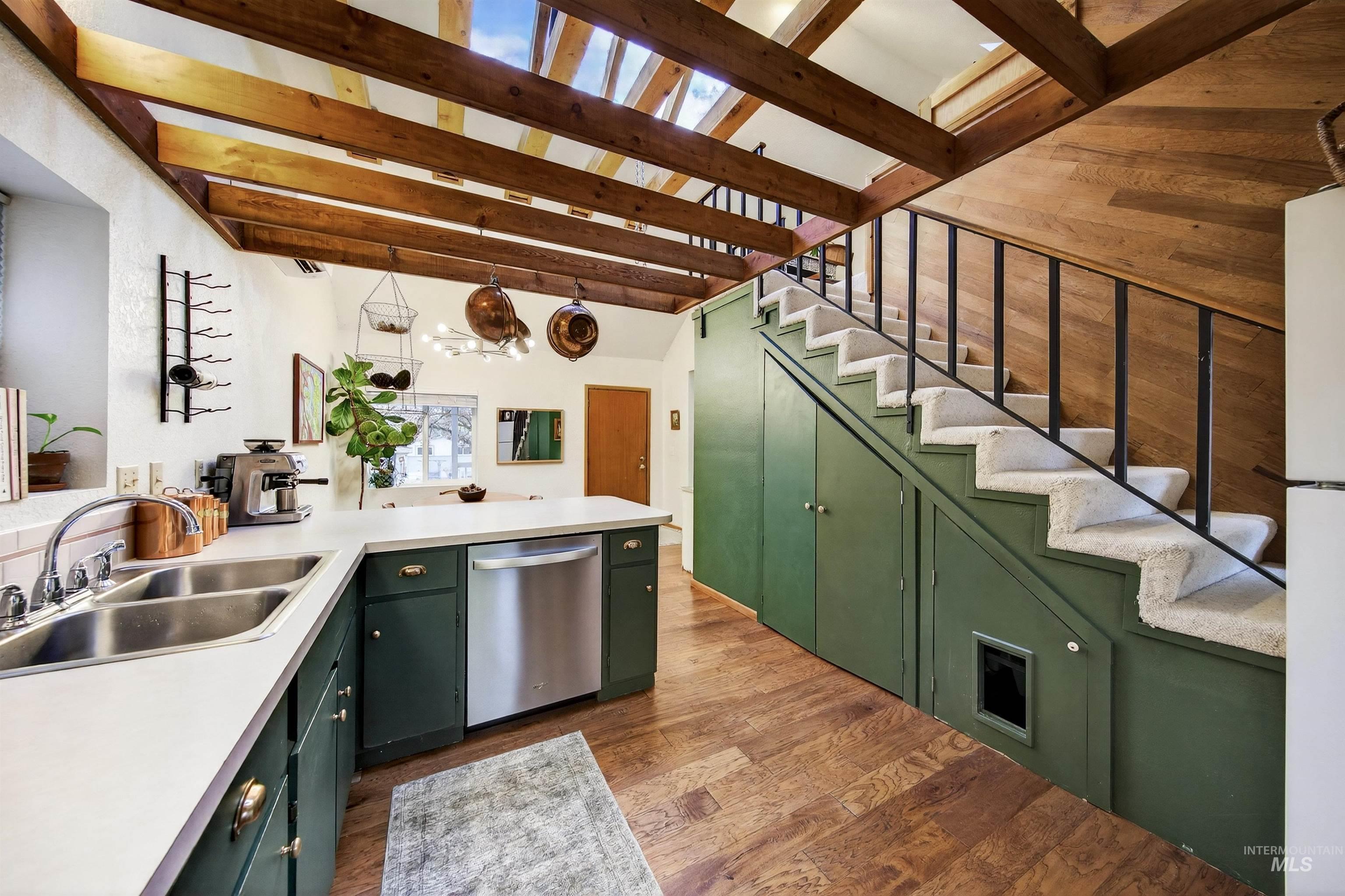 property viewer photo 11