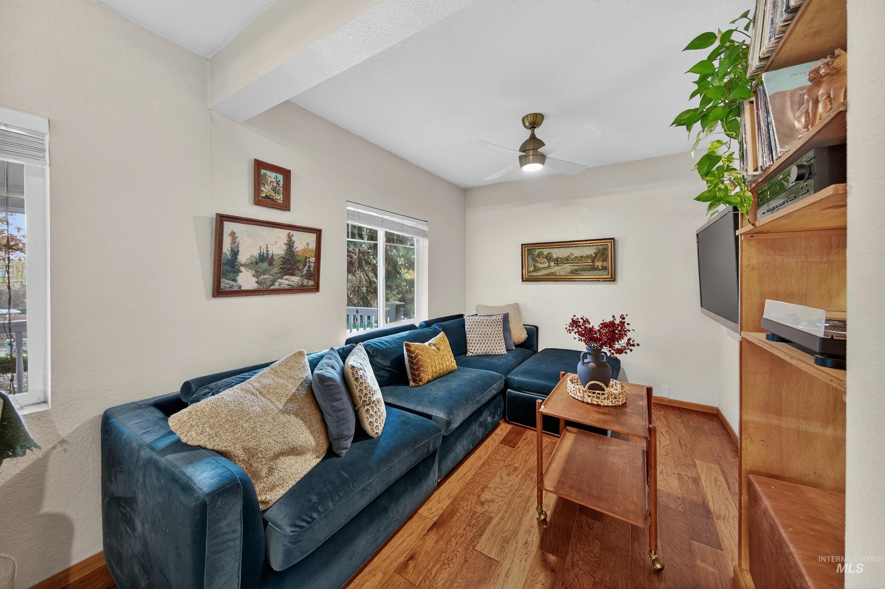 property viewer photo 16