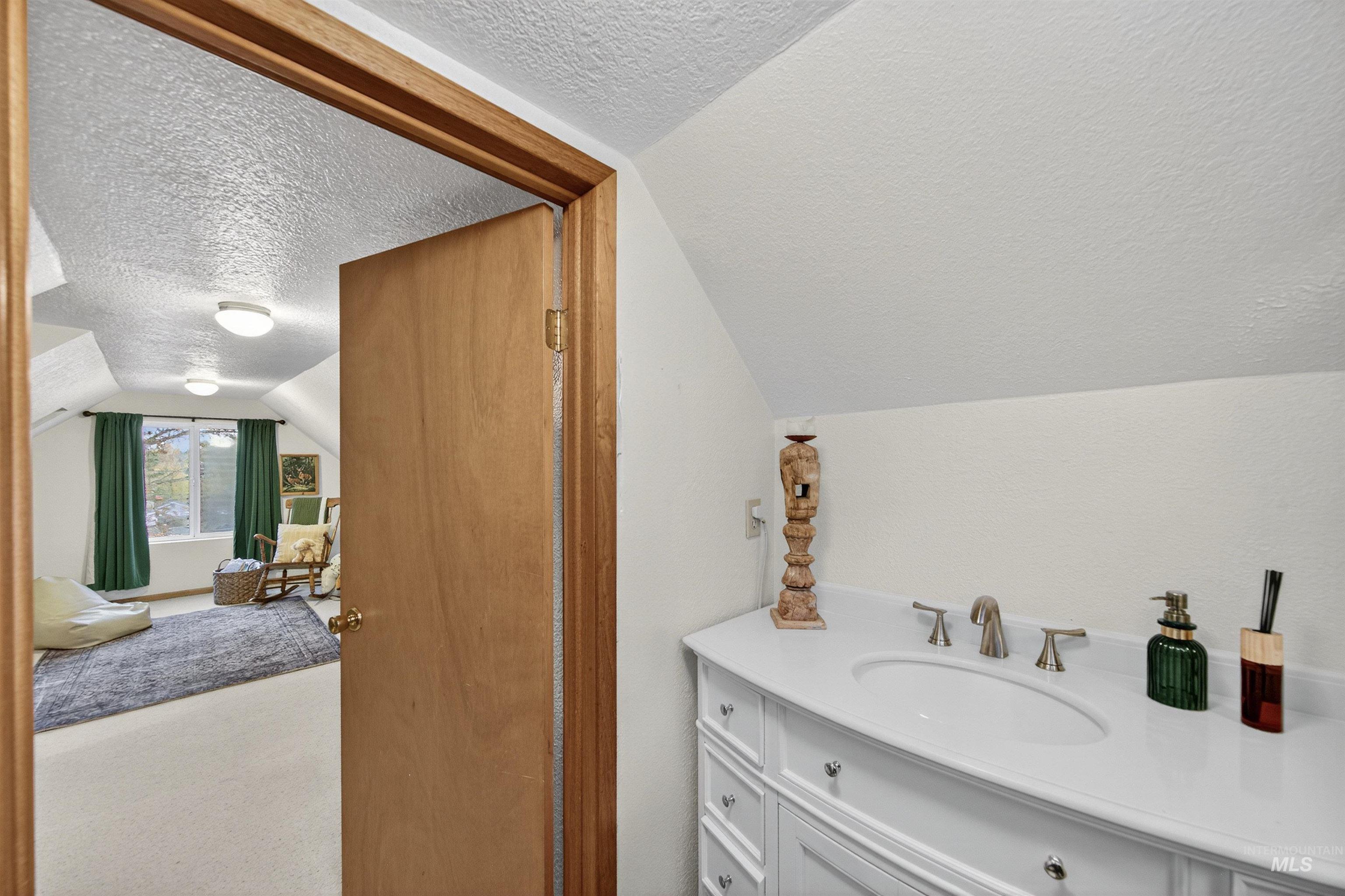 property viewer photo 30
