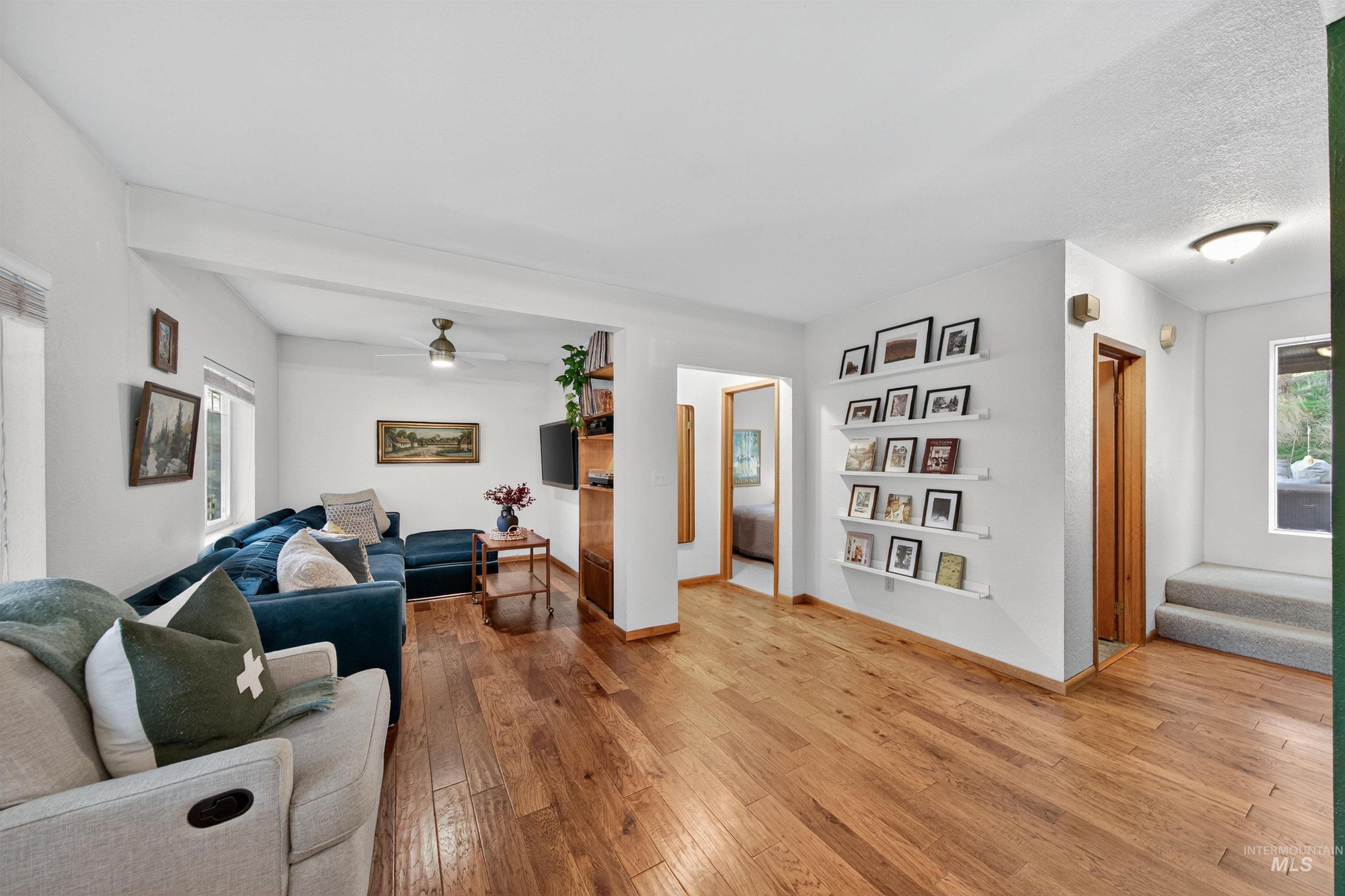 property viewer photo 6