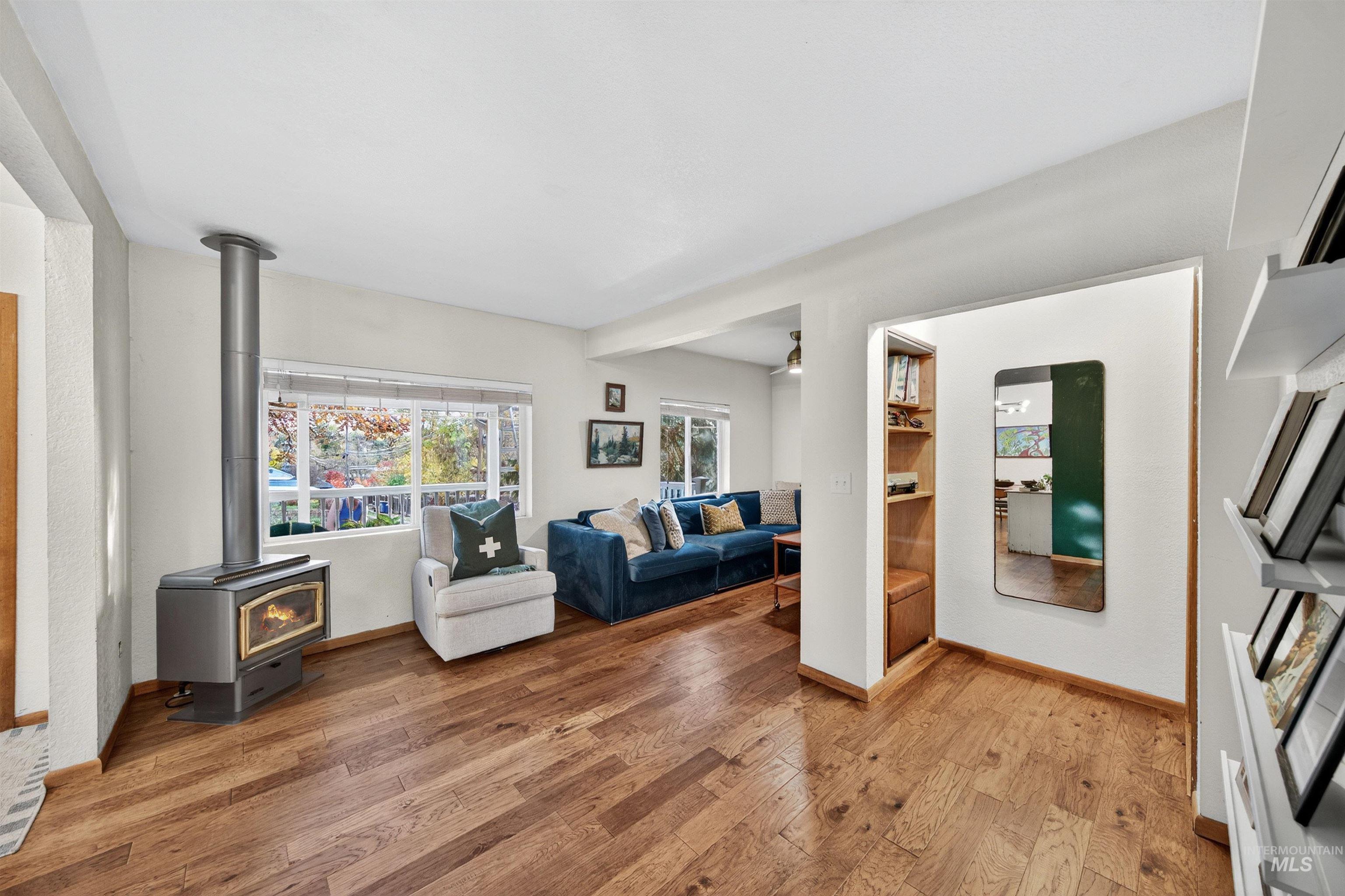property viewer photo 7