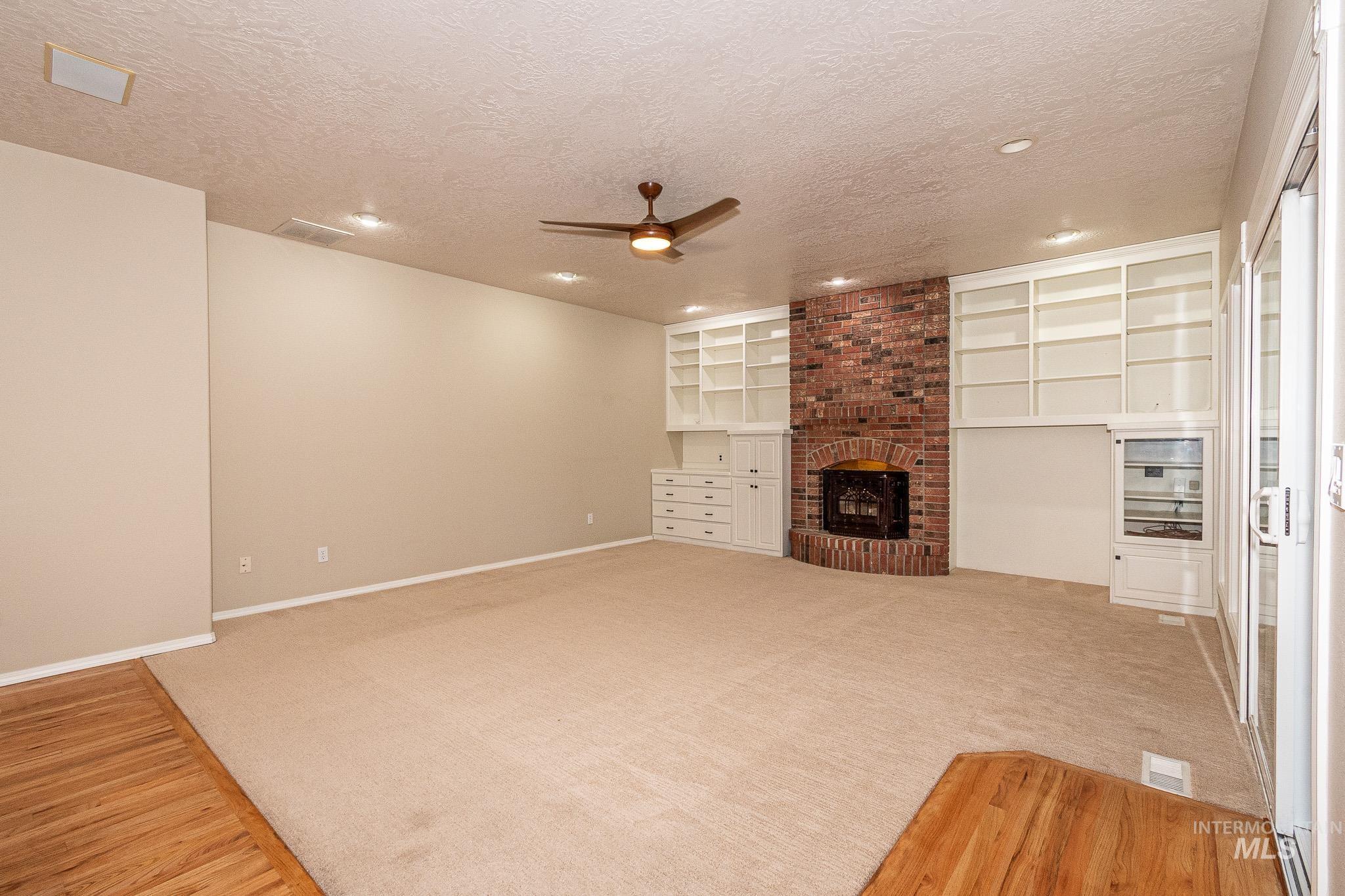 property viewer photo 16