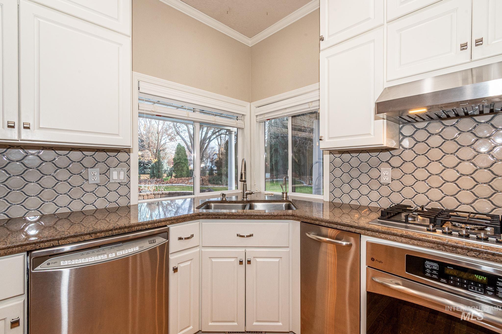property viewer photo 18