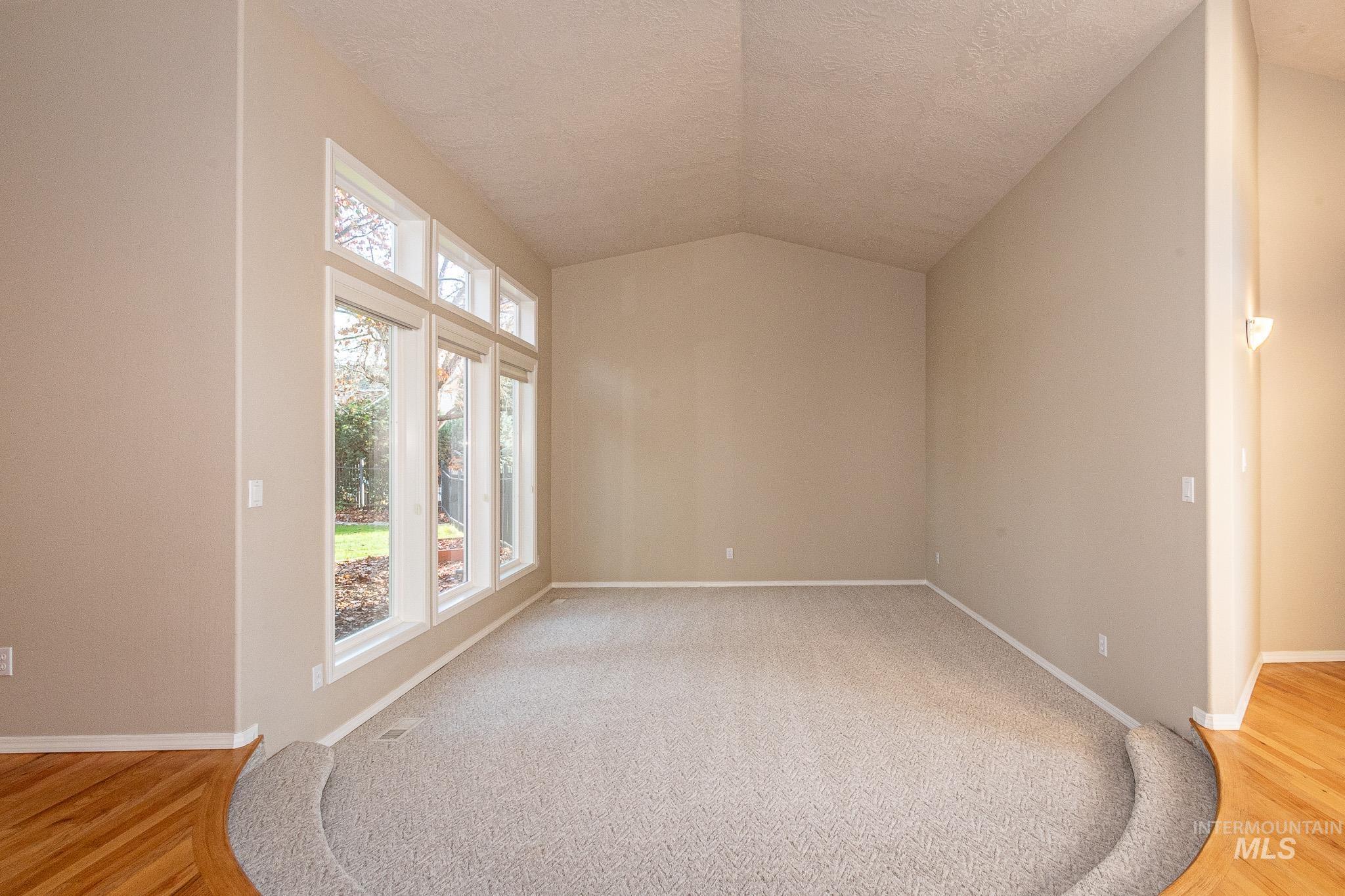 property viewer photo 24