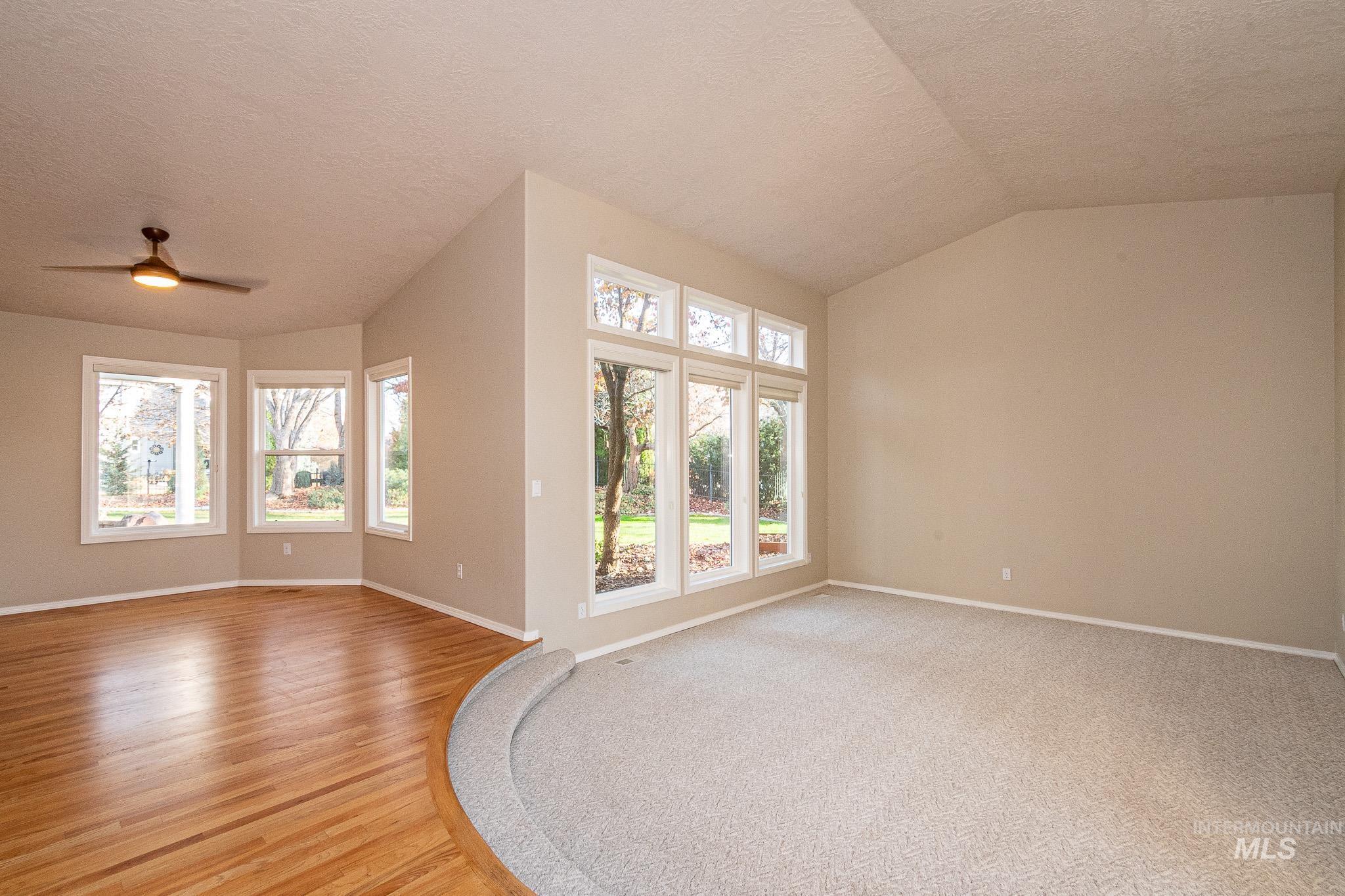 property viewer photo 25
