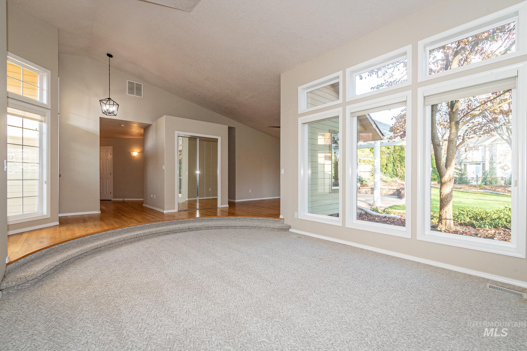 property viewer photo 26