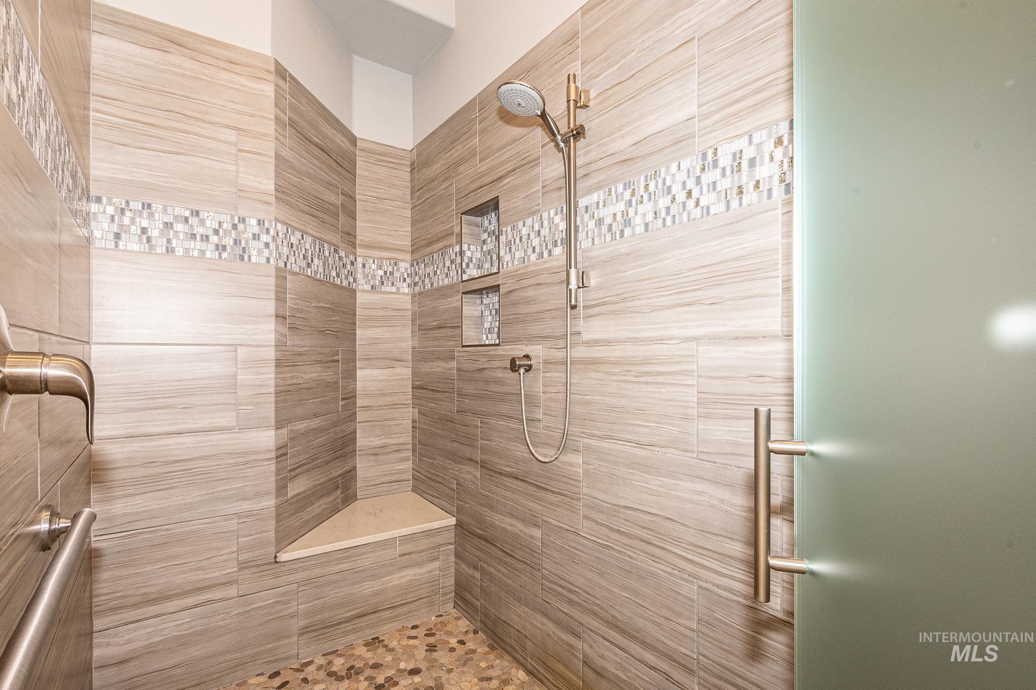property viewer photo 32
