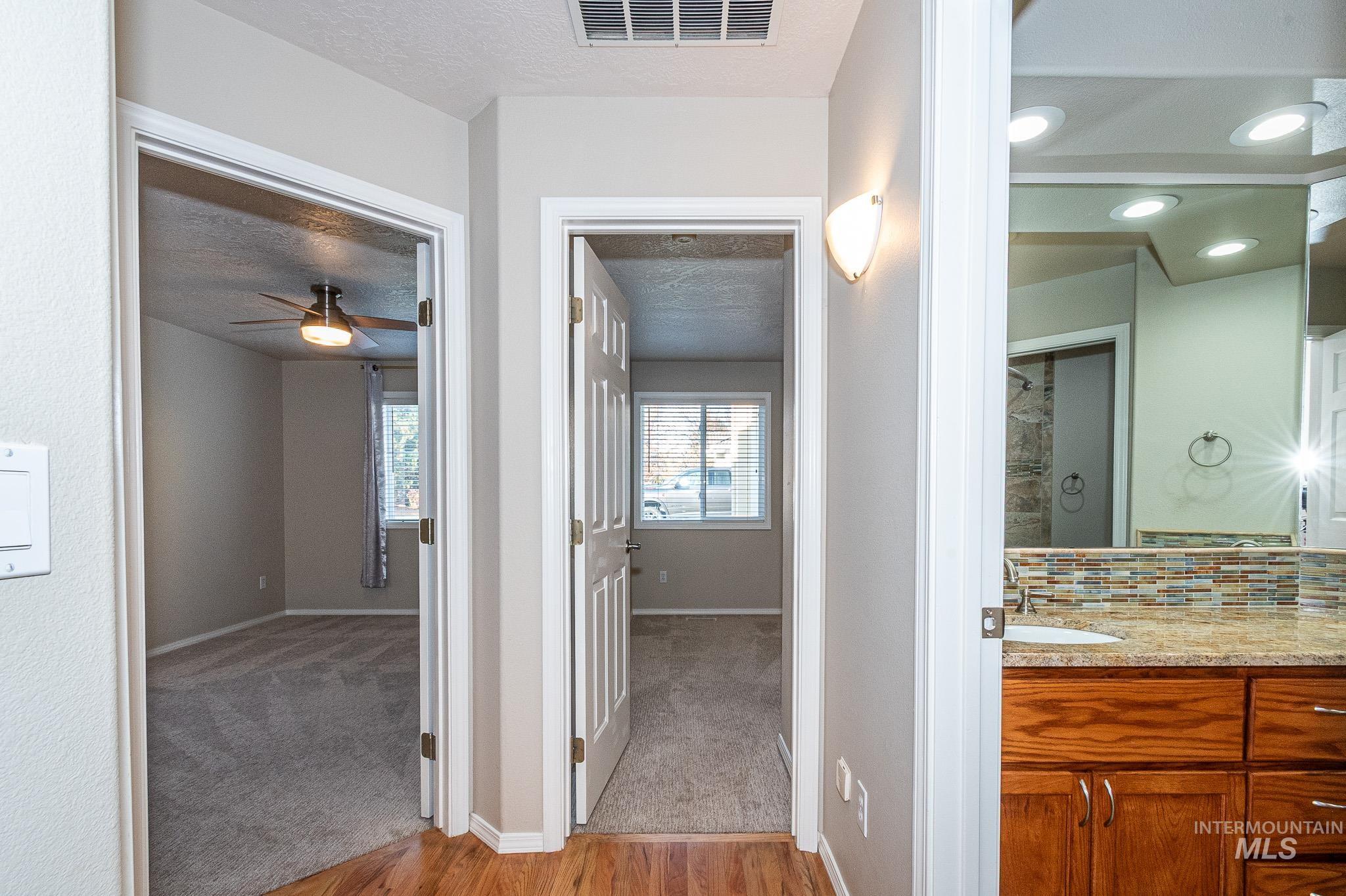 property viewer photo 35