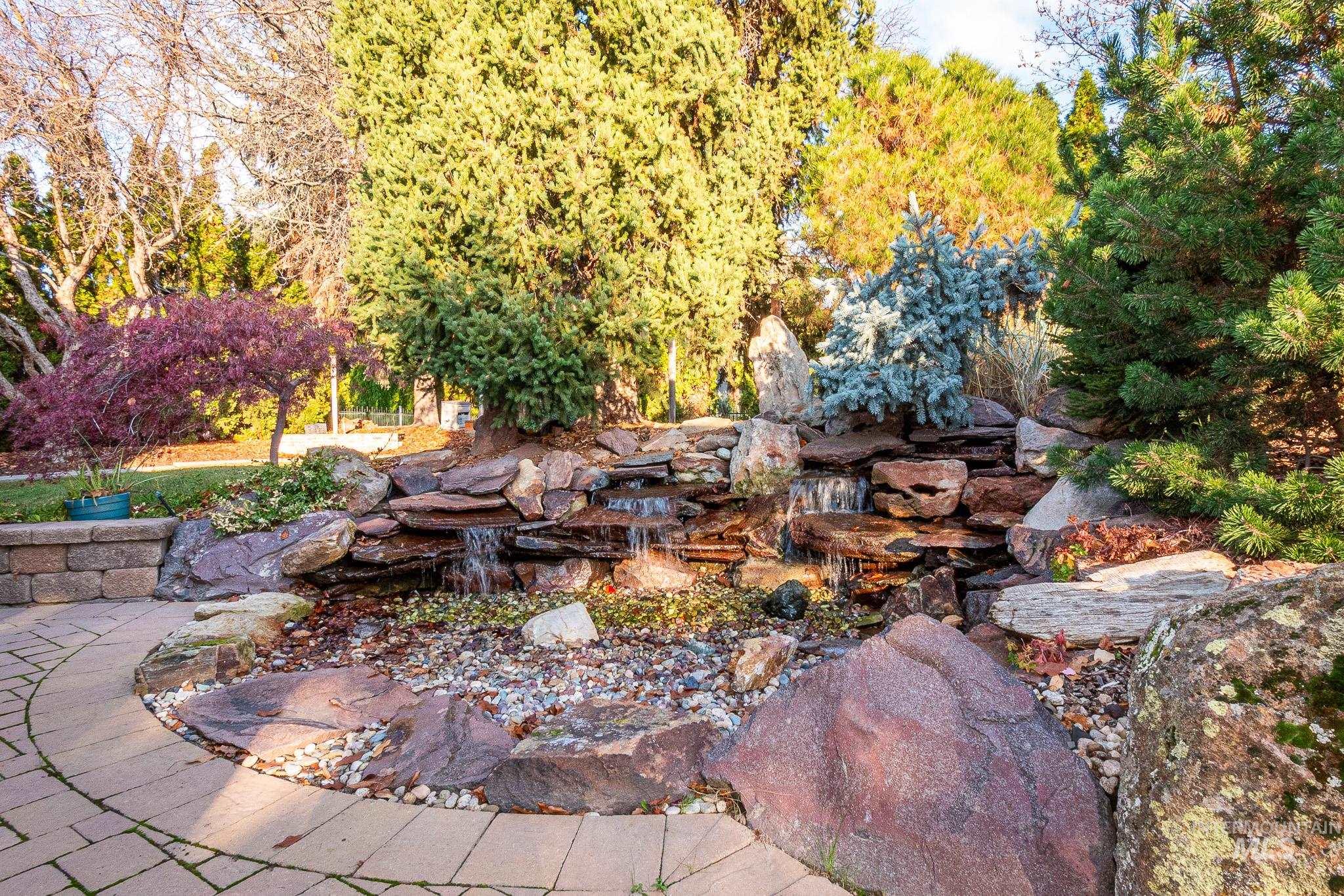 property viewer photo 7