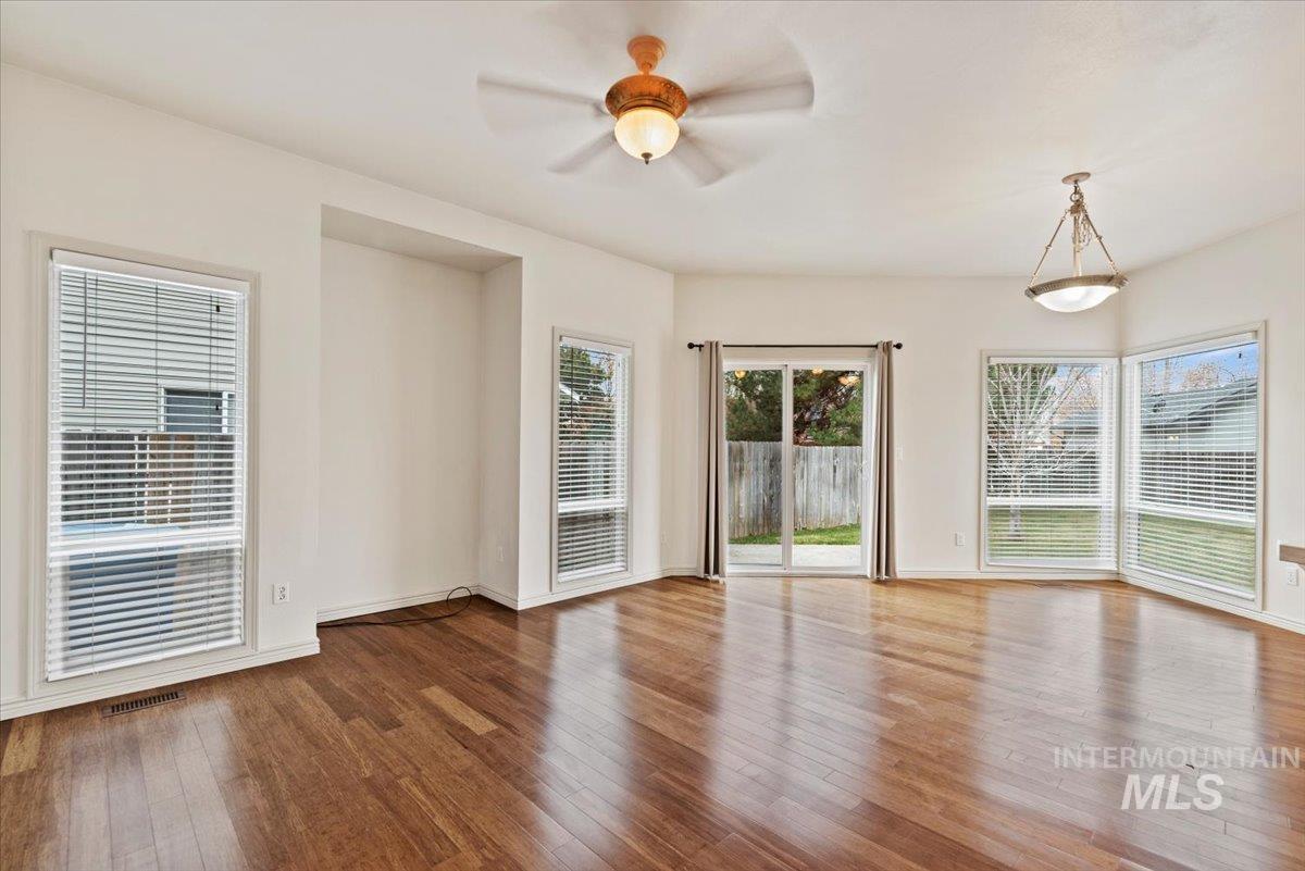 property viewer photo 5