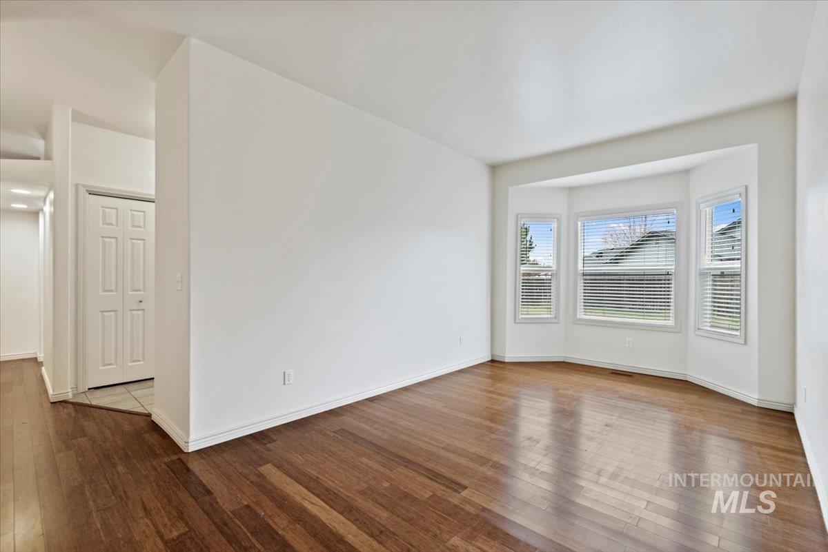 property viewer photo 9