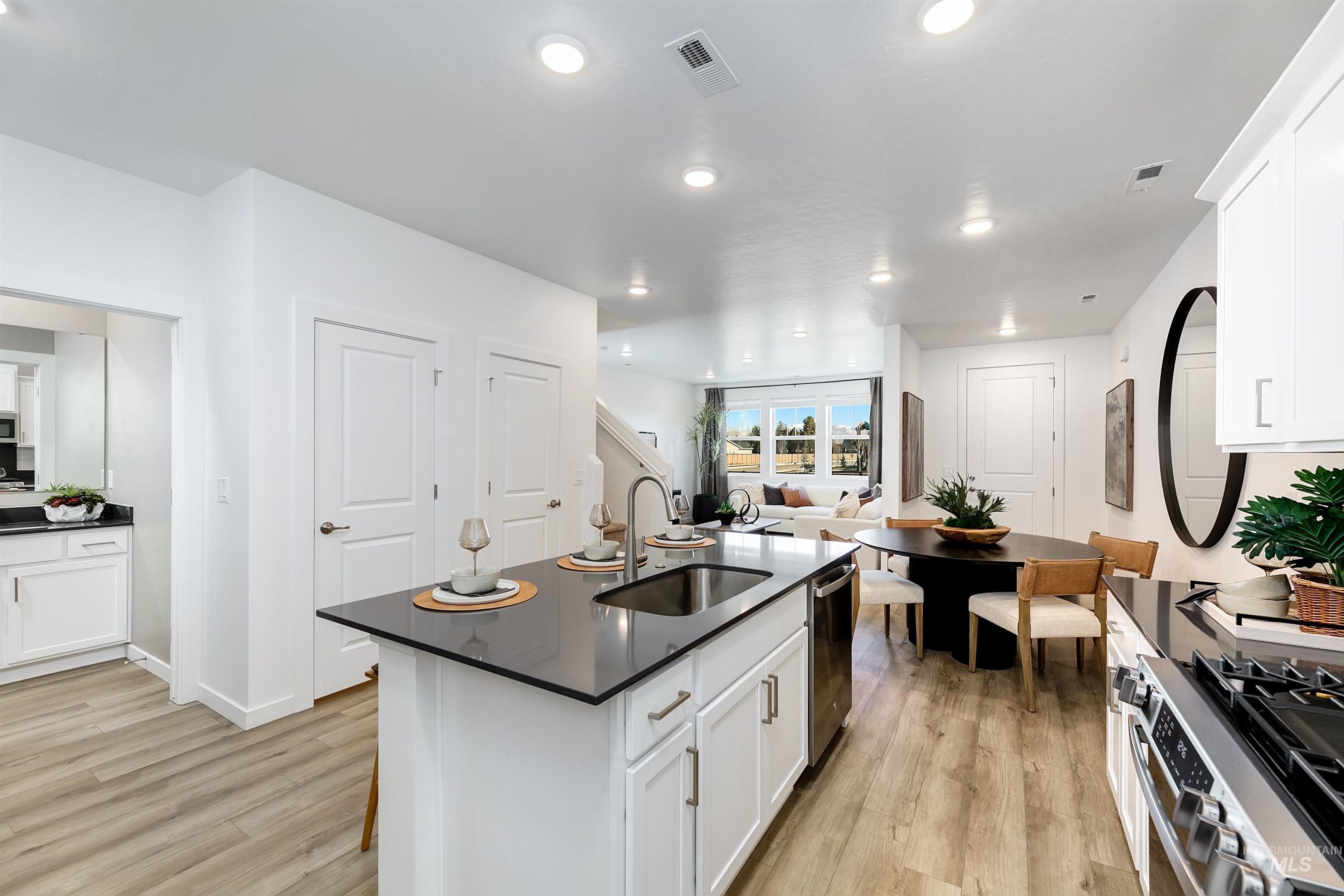 property viewer photo 11
