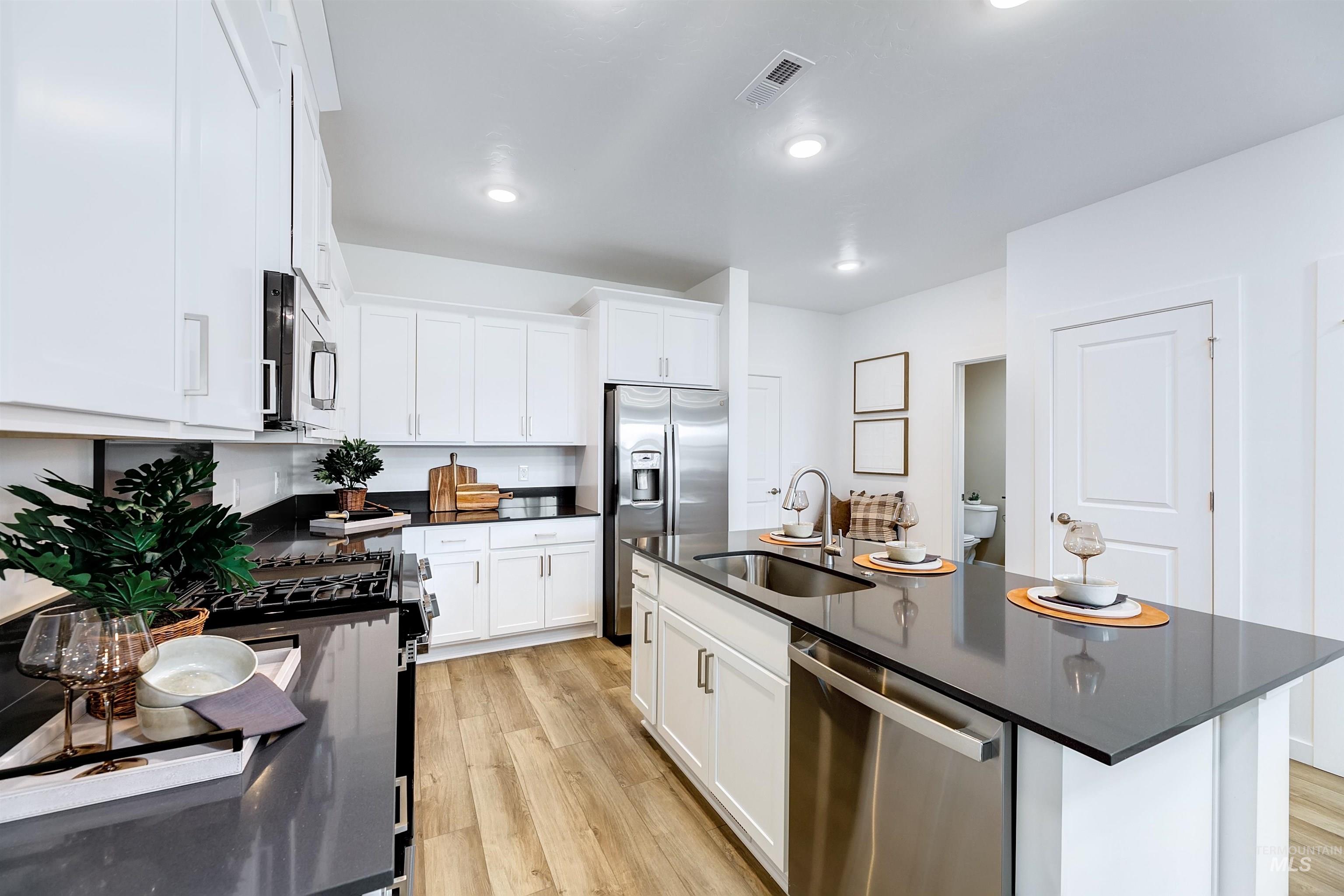 property viewer photo 12