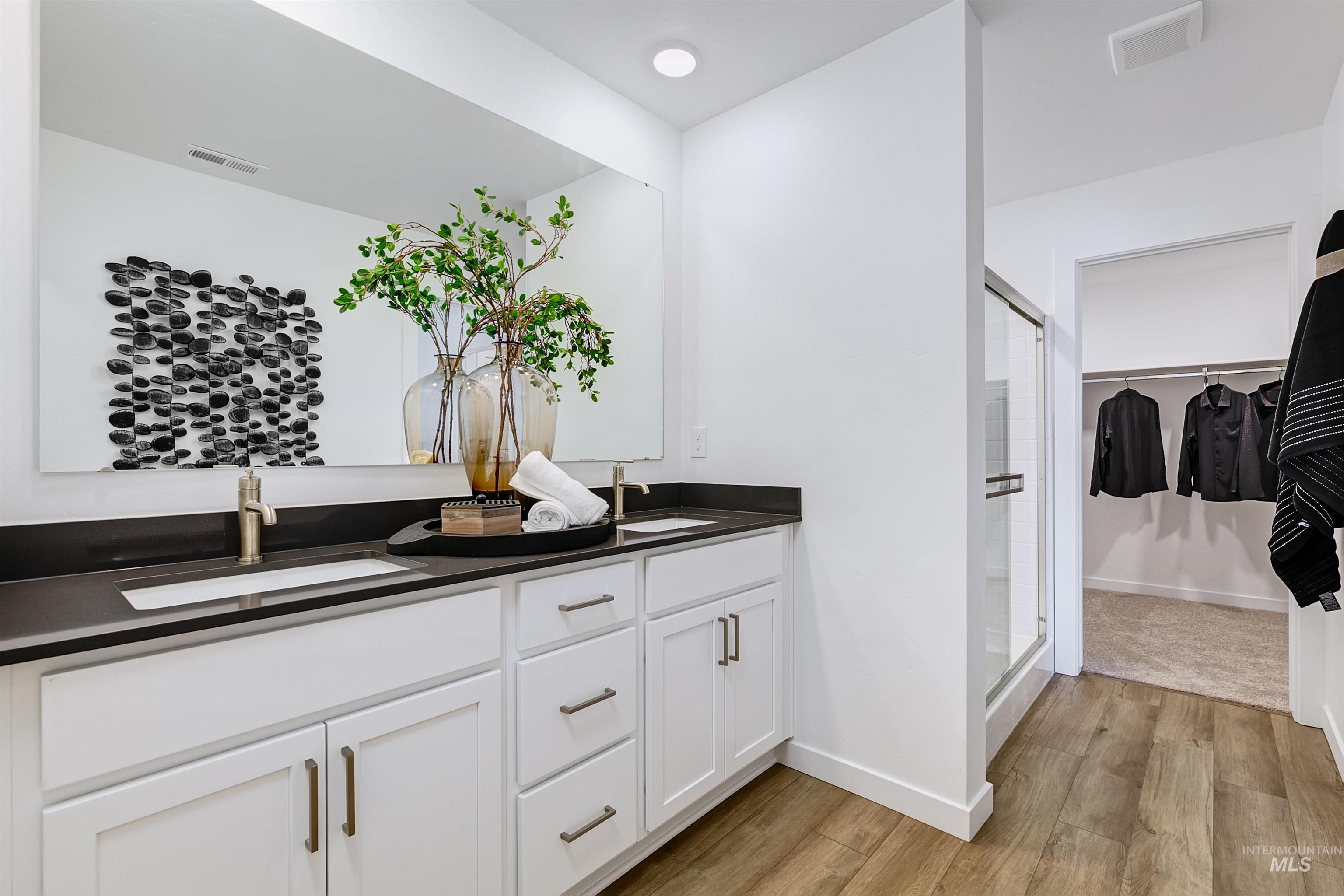 property viewer photo 18