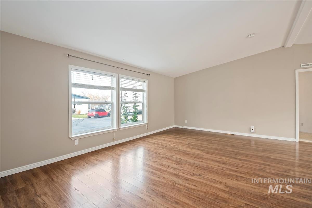 property viewer photo 6